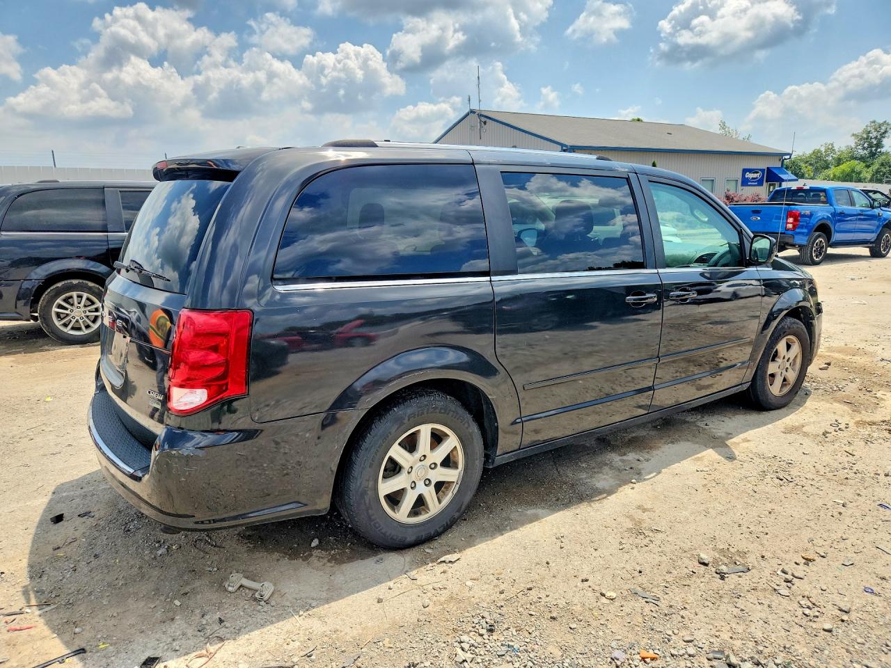 2011 Dodge Grand Caravan Crew Black vin: 2D4RN5DG4BR693700
