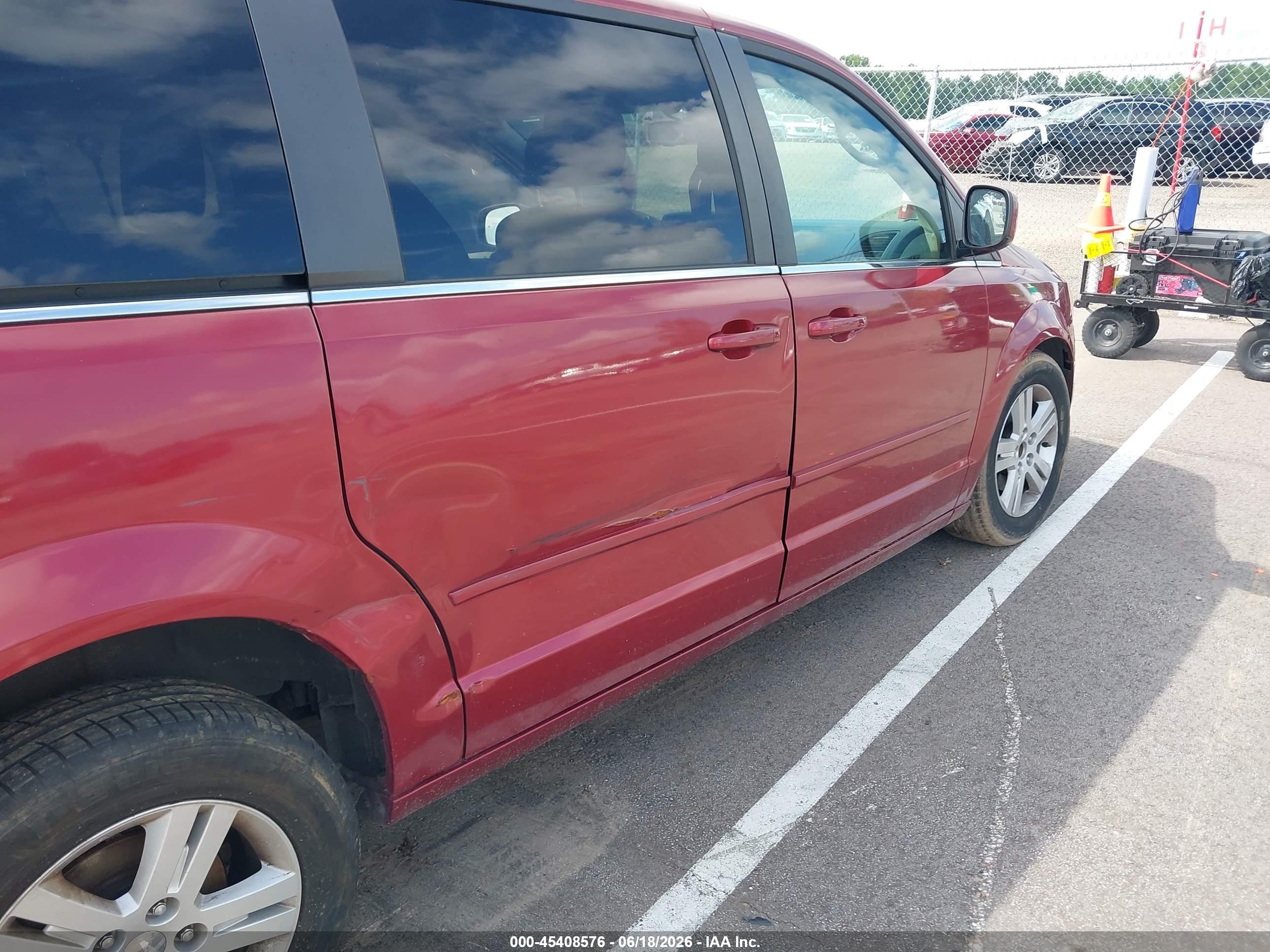 2011 Dodge Grand Caravan Crew Black vin: 2D4RN5DG4BR697035