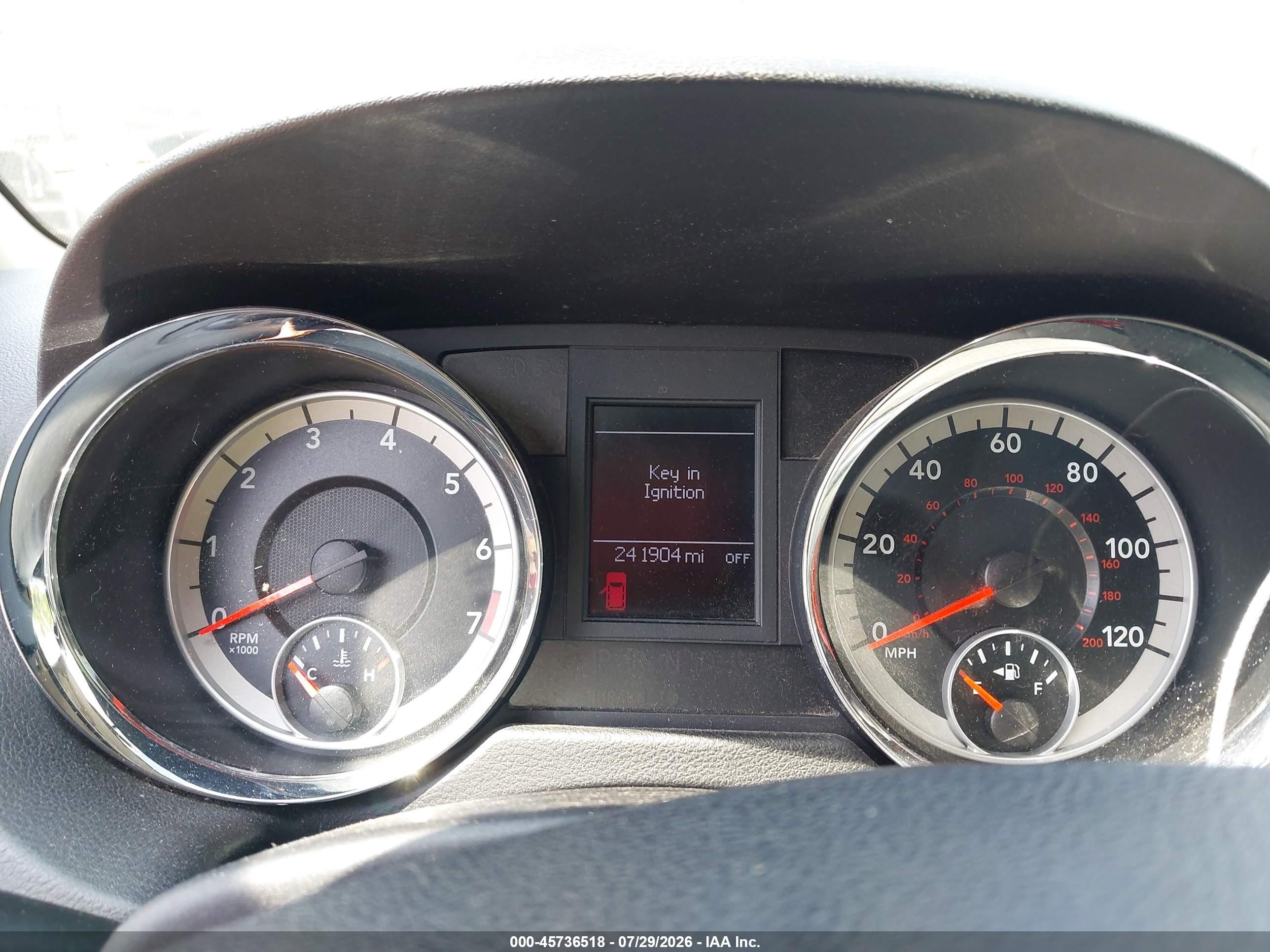 2011 Dodge Grand Caravan Crew White vin: 2D4RN5DG4BR728509