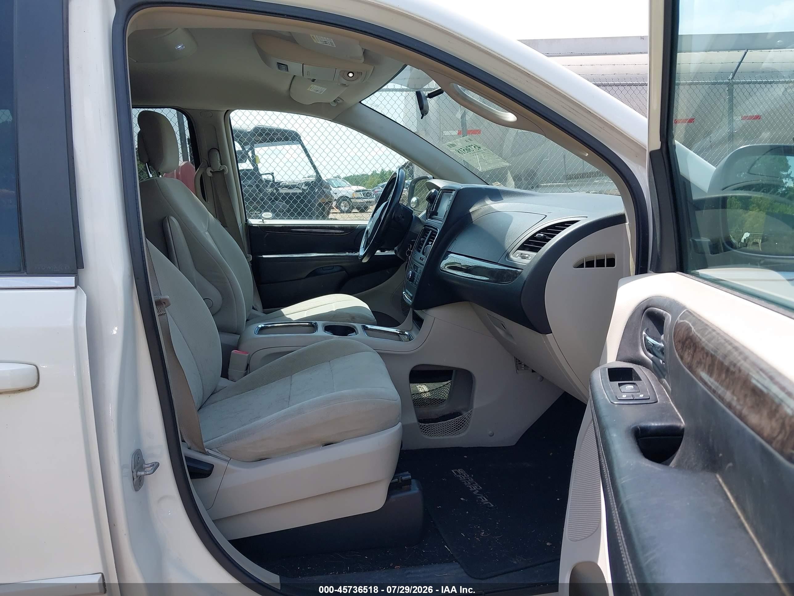 2011 Dodge Grand Caravan Crew White vin: 2D4RN5DG4BR728509