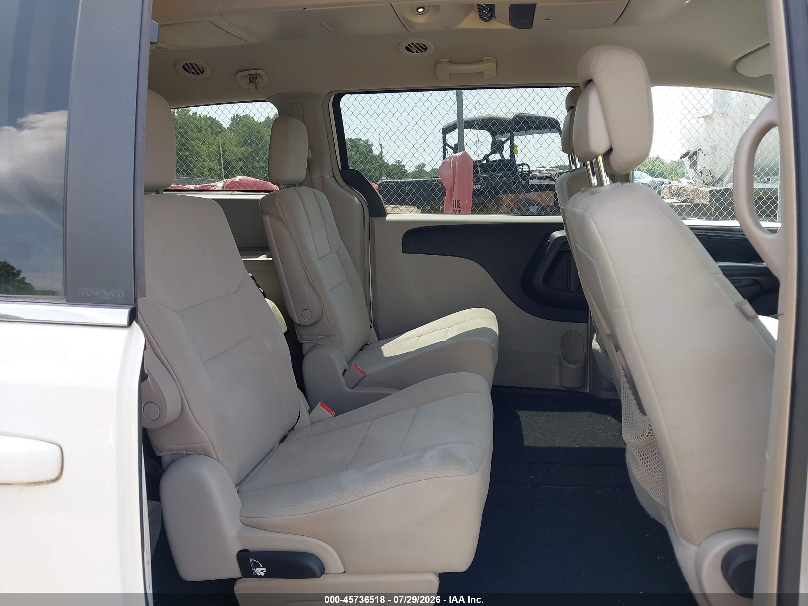 2011 Dodge Grand Caravan Crew White vin: 2D4RN5DG4BR728509