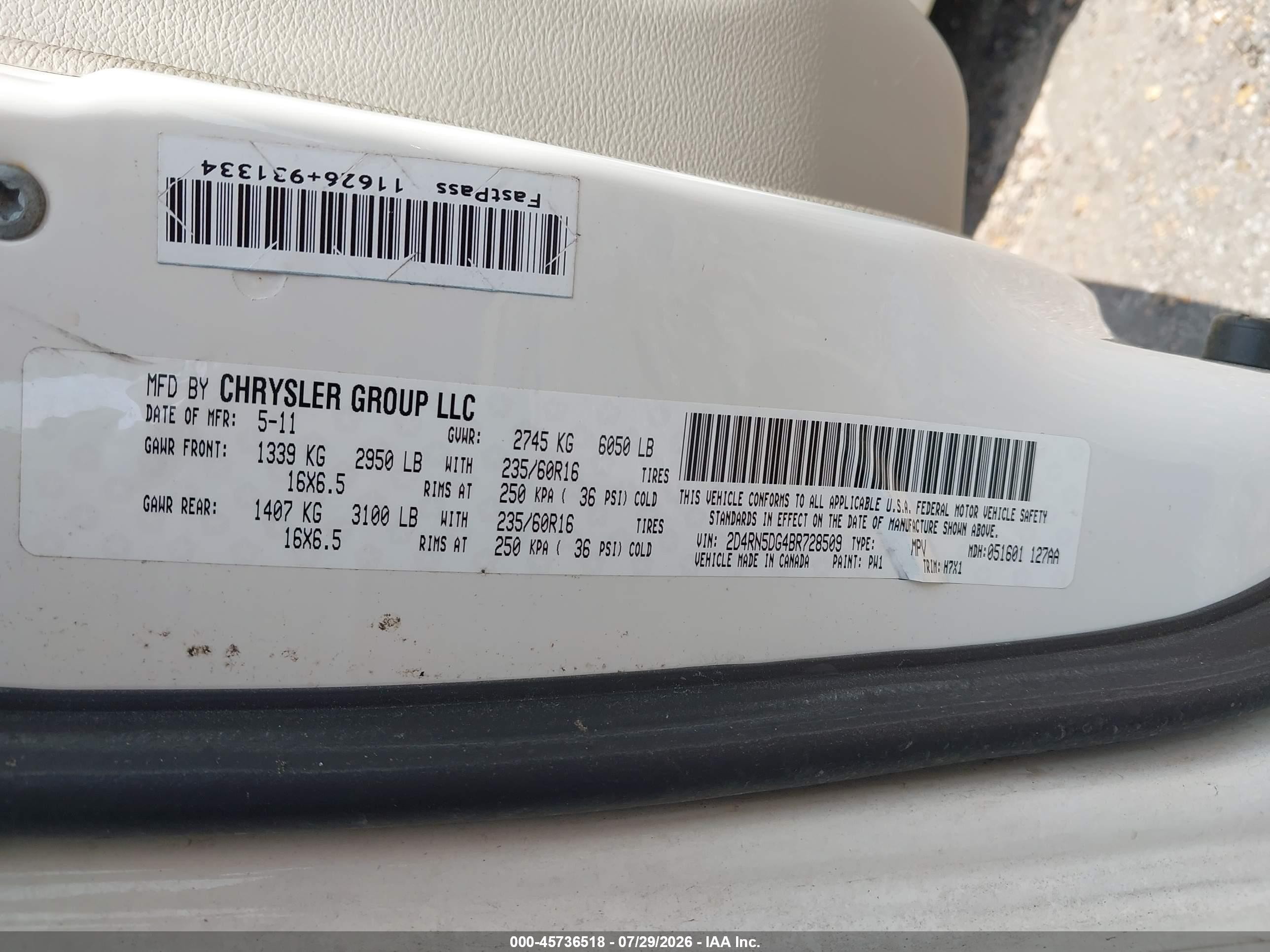 2011 Dodge Grand Caravan Crew White vin: 2D4RN5DG4BR728509