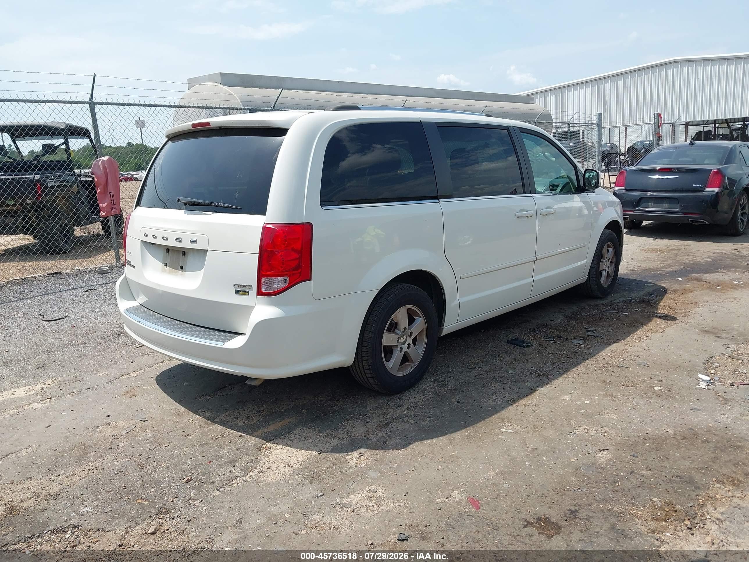 2011 Dodge Grand Caravan Crew White vin: 2D4RN5DG4BR728509