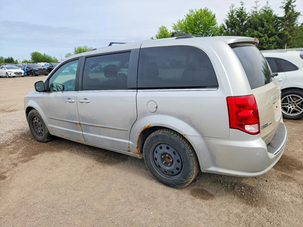 2011 Dodge Grand Caravan Crew Silver vin: 2D4RN5DG4BR788466