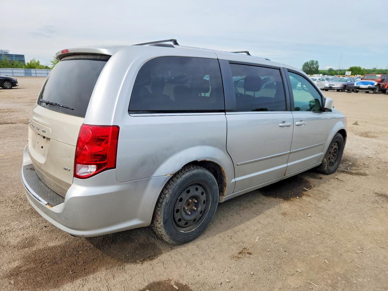 2011 Dodge Grand Caravan Crew Silver vin: 2D4RN5DG4BR788466