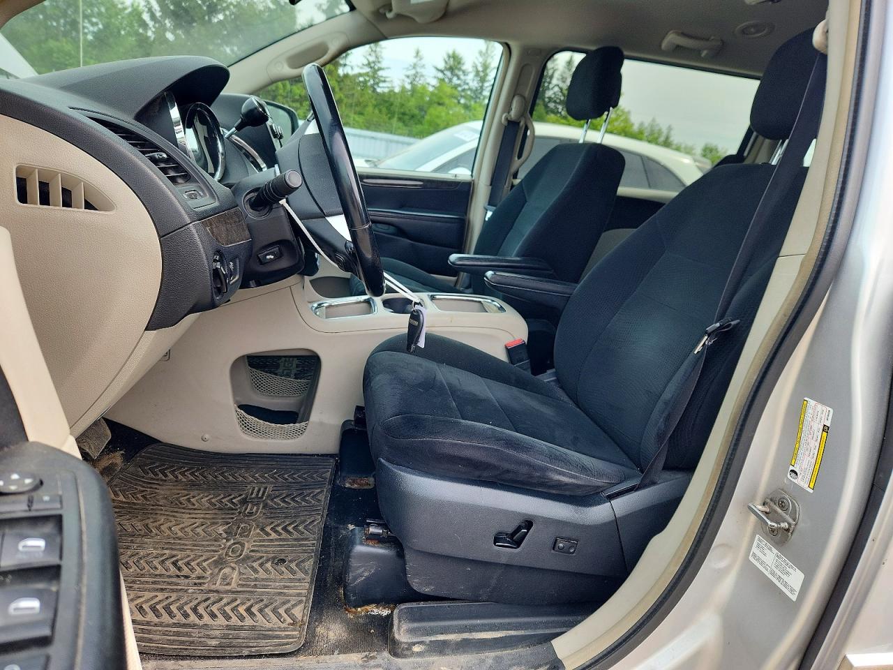 2011 Dodge Grand Caravan Crew Silver vin: 2D4RN5DG4BR788466