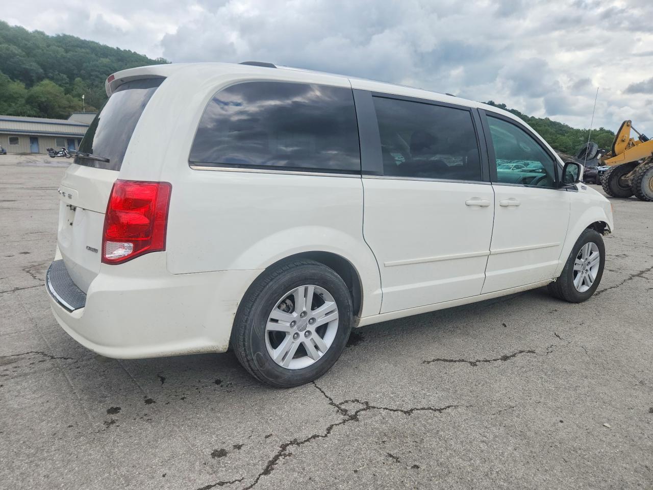 2011 Dodge Grand Caravan Crew White vin: 2D4RN5DG4BR793201