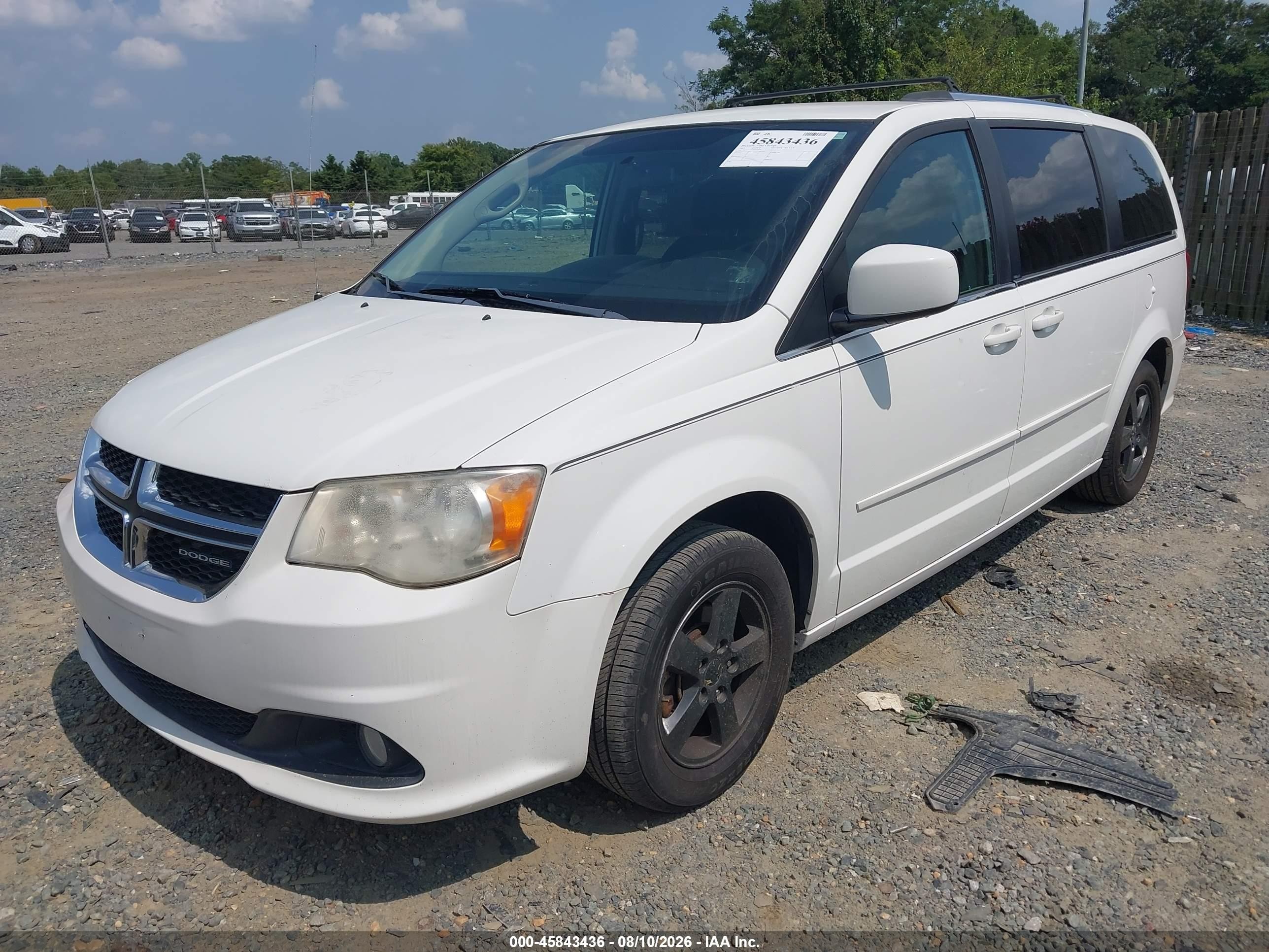 2011 Dodge Grand Caravan Crew White vin: 2D4RN5DG5BR618908