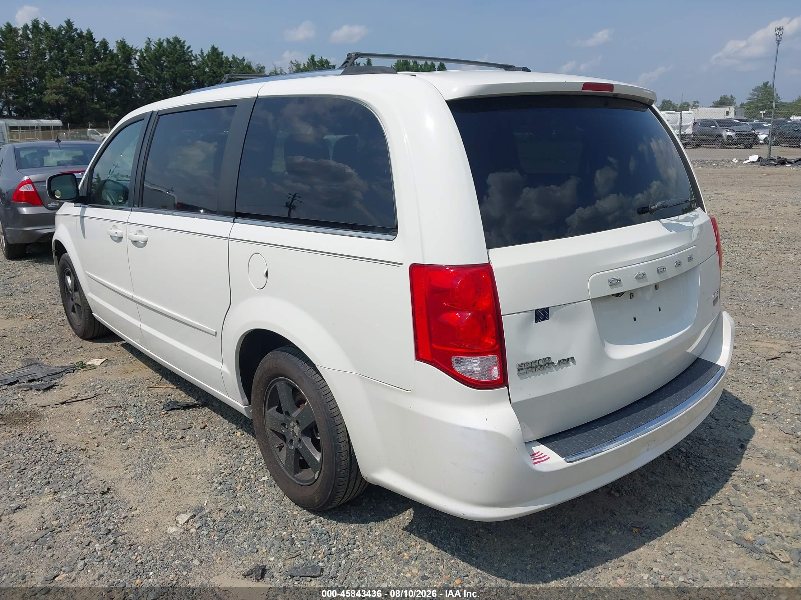 2011 Dodge Grand Caravan Crew White vin: 2D4RN5DG5BR618908