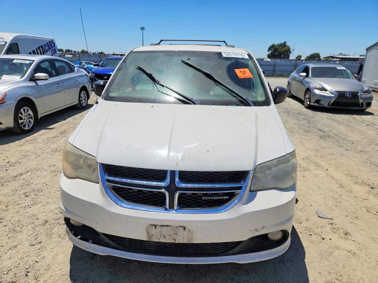 2011 Dodge Grand Caravan Crew White vin: 2D4RN5DG5BR650113