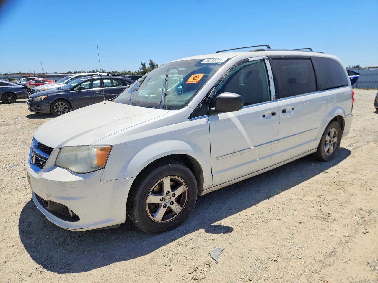 2011 Dodge Grand Caravan Crew White vin: 2D4RN5DG5BR650113