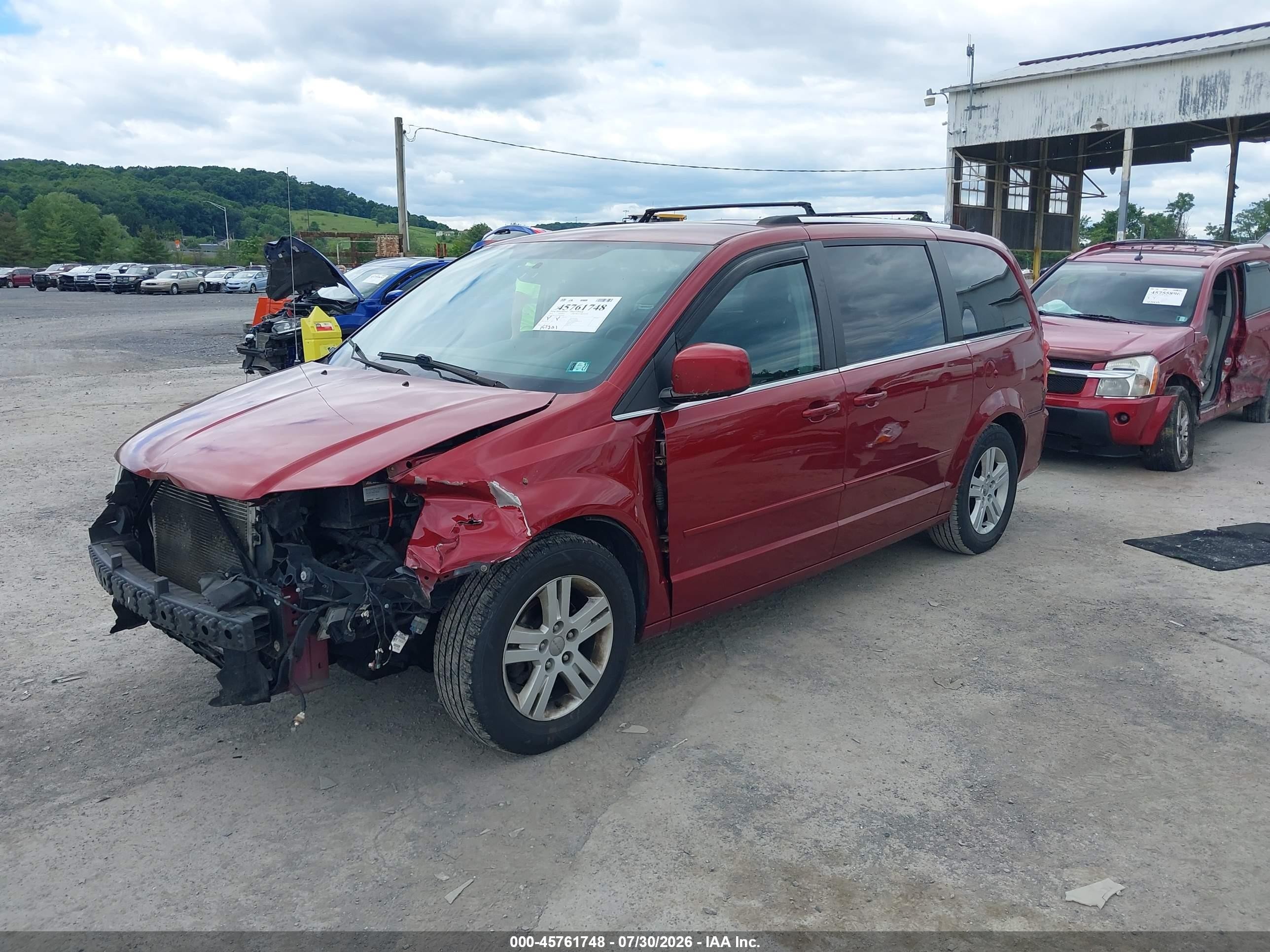 2011 Dodge Grand Caravan Crew Burgundy vin: 2D4RN5DG5BR654484