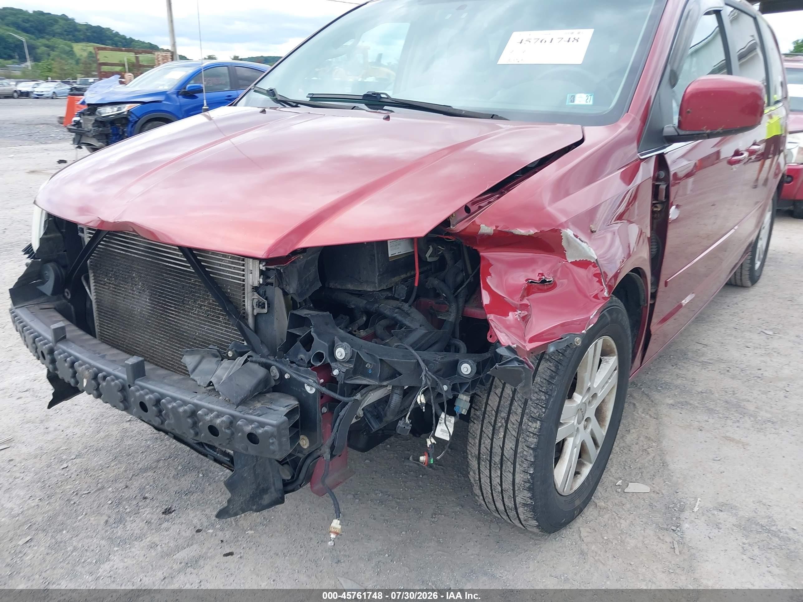 2011 Dodge Grand Caravan Crew Burgundy vin: 2D4RN5DG5BR654484