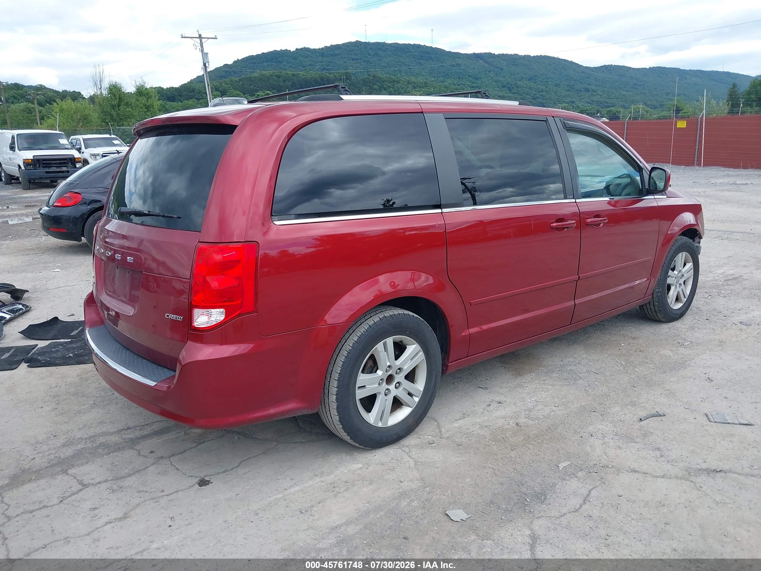 2011 Dodge Grand Caravan Crew Burgundy vin: 2D4RN5DG5BR654484