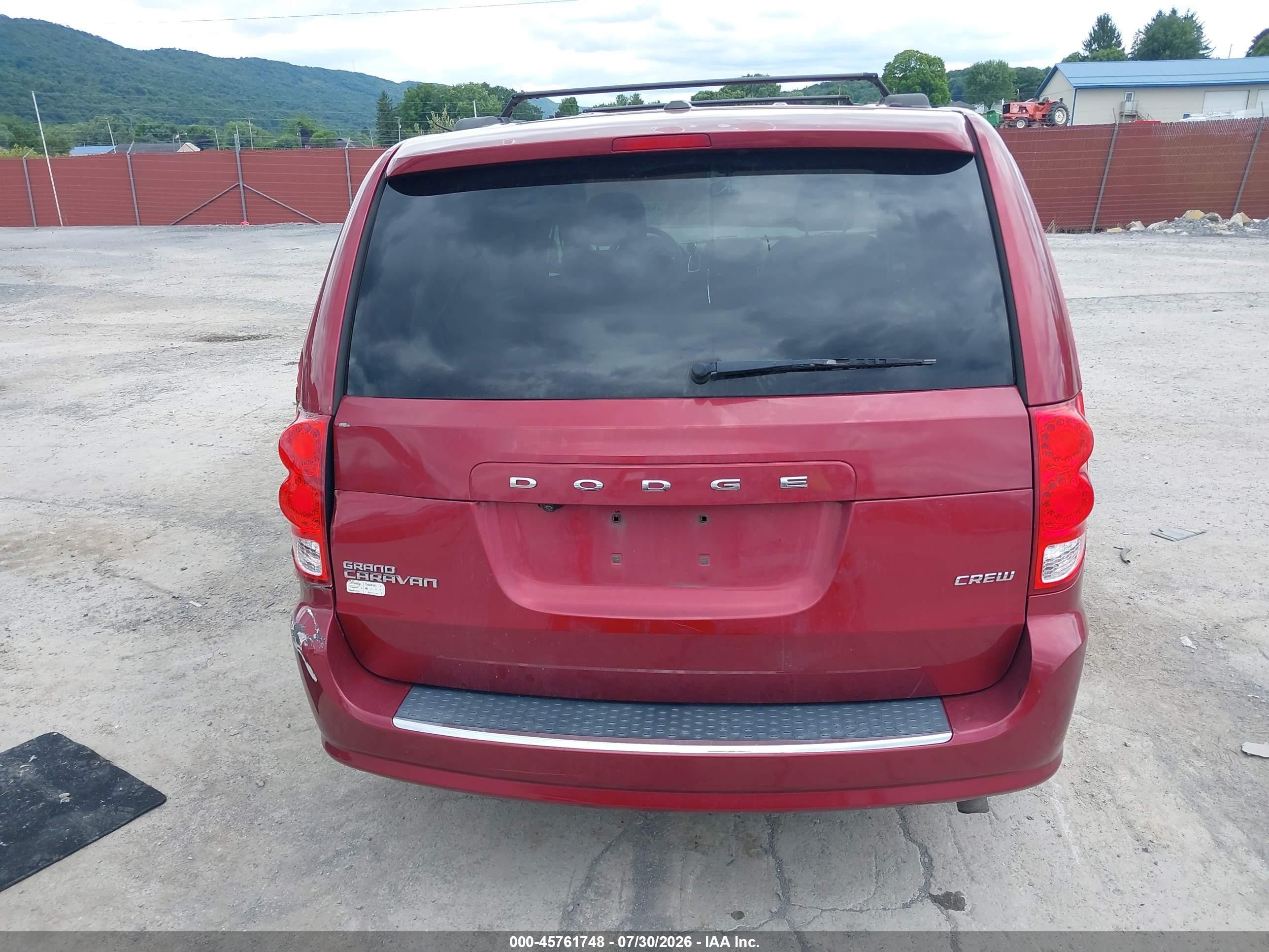 2011 Dodge Grand Caravan Crew Burgundy vin: 2D4RN5DG5BR654484