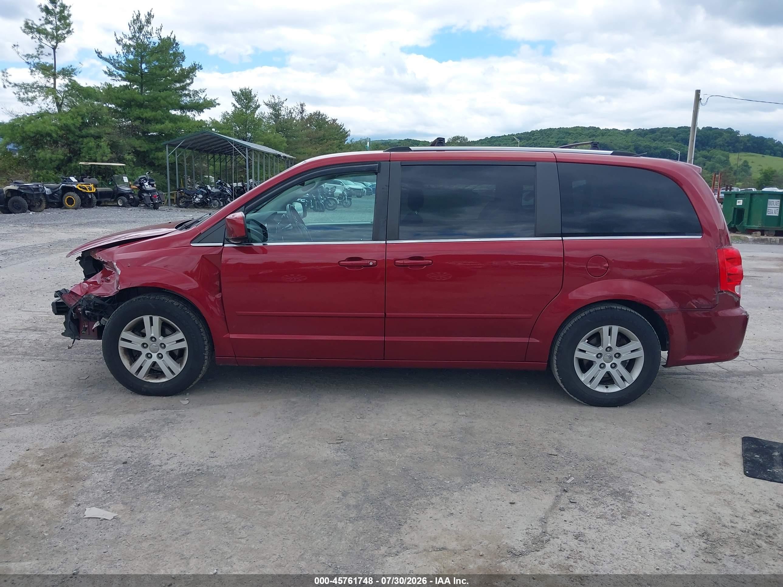 2011 Dodge Grand Caravan Crew Burgundy vin: 2D4RN5DG5BR654484
