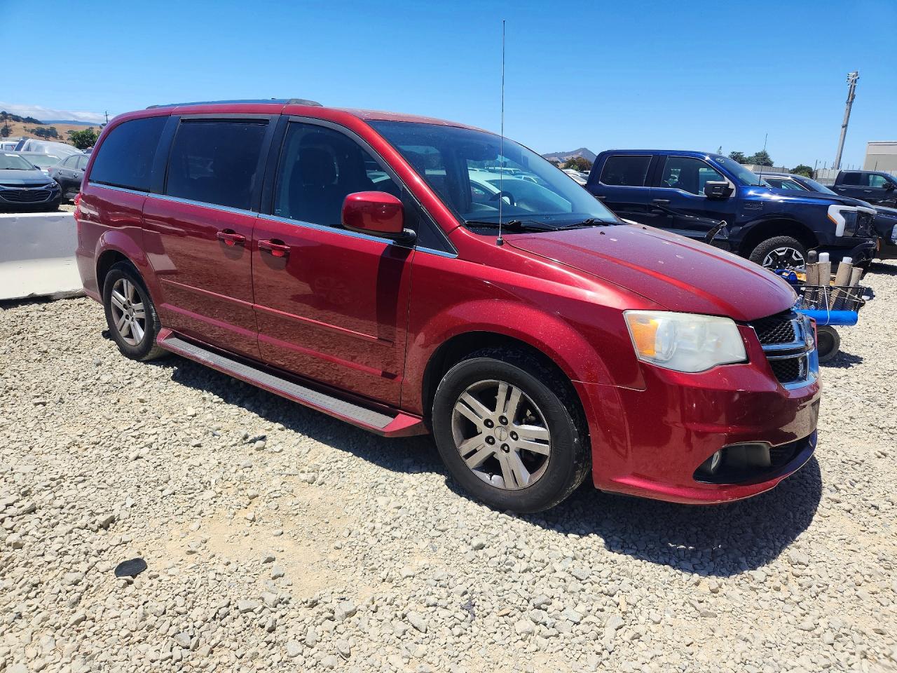 2011 Dodge Grand Caravan Crew Burgundy vin: 2D4RN5DG5BR672290