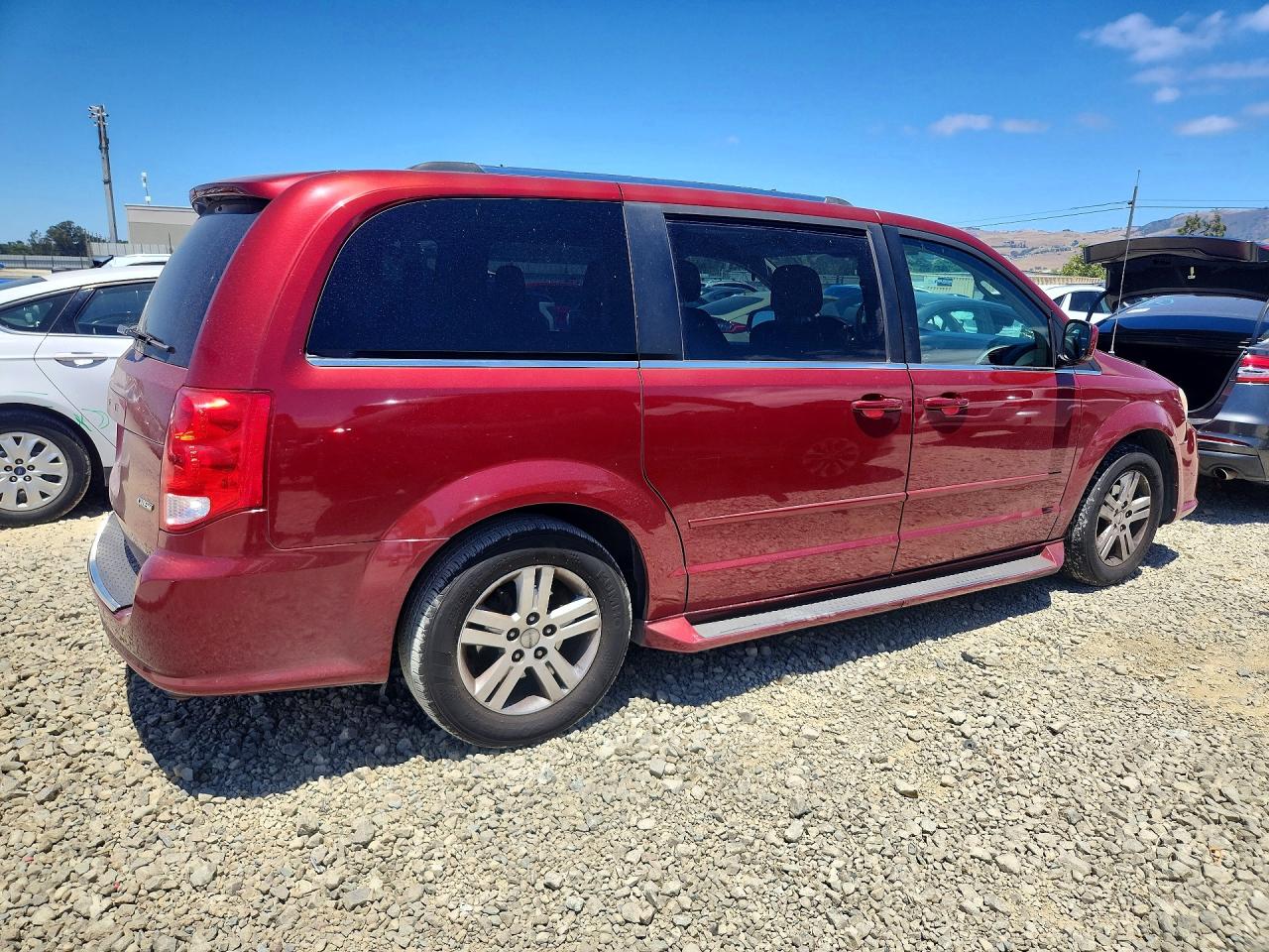 2011 Dodge Grand Caravan Crew Burgundy vin: 2D4RN5DG5BR672290