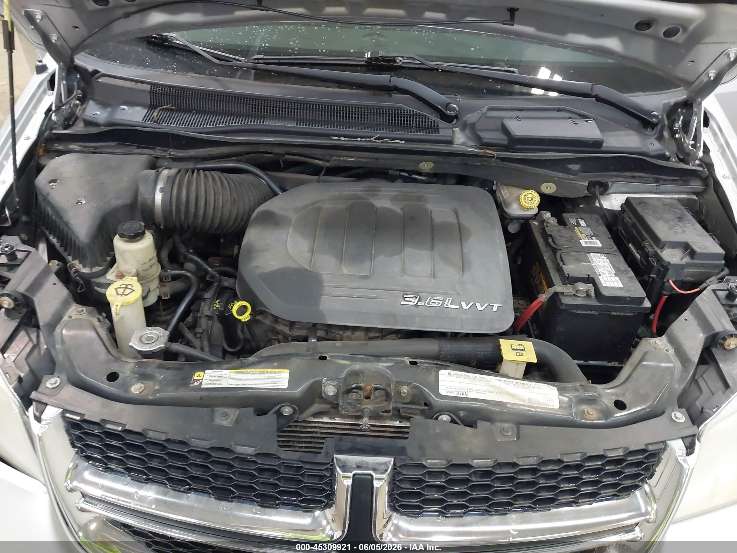 2011 Dodge Grand Caravan Crew Silver vin: 2D4RN5DG5BR718958