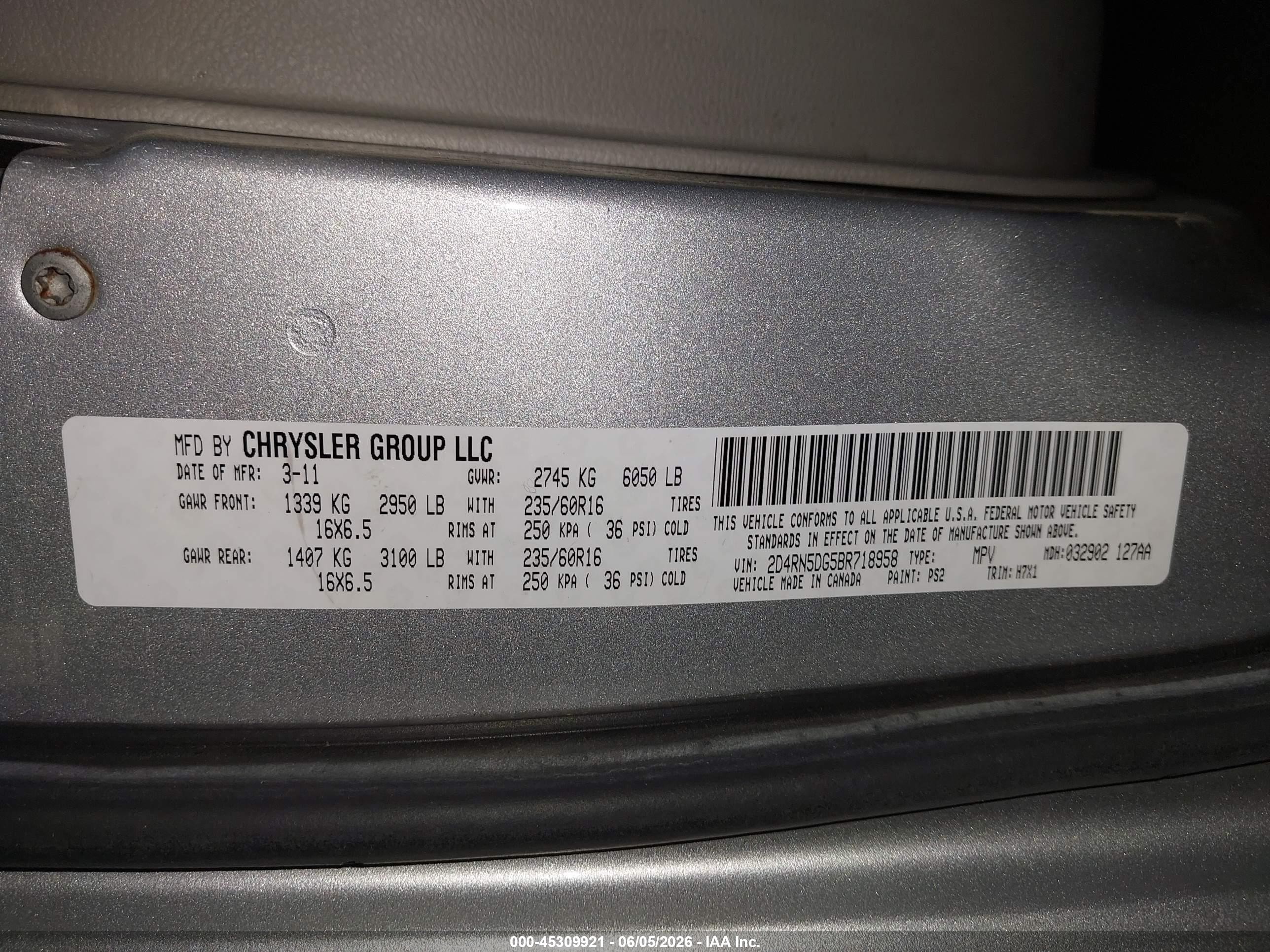 2011 Dodge Grand Caravan Crew Silver vin: 2D4RN5DG5BR718958