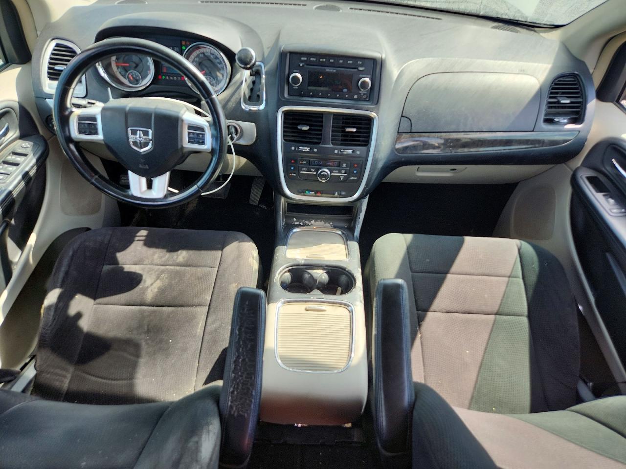 2011 Dodge Grand Caravan Crew White vin: 2D4RN5DG5BR744413