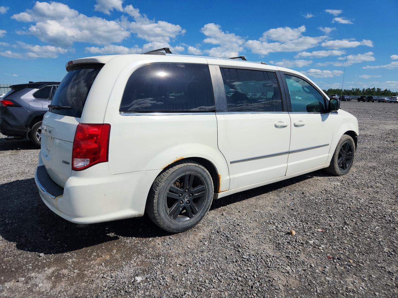 2011 Dodge Grand Caravan Crew White vin: 2D4RN5DG5BR744413