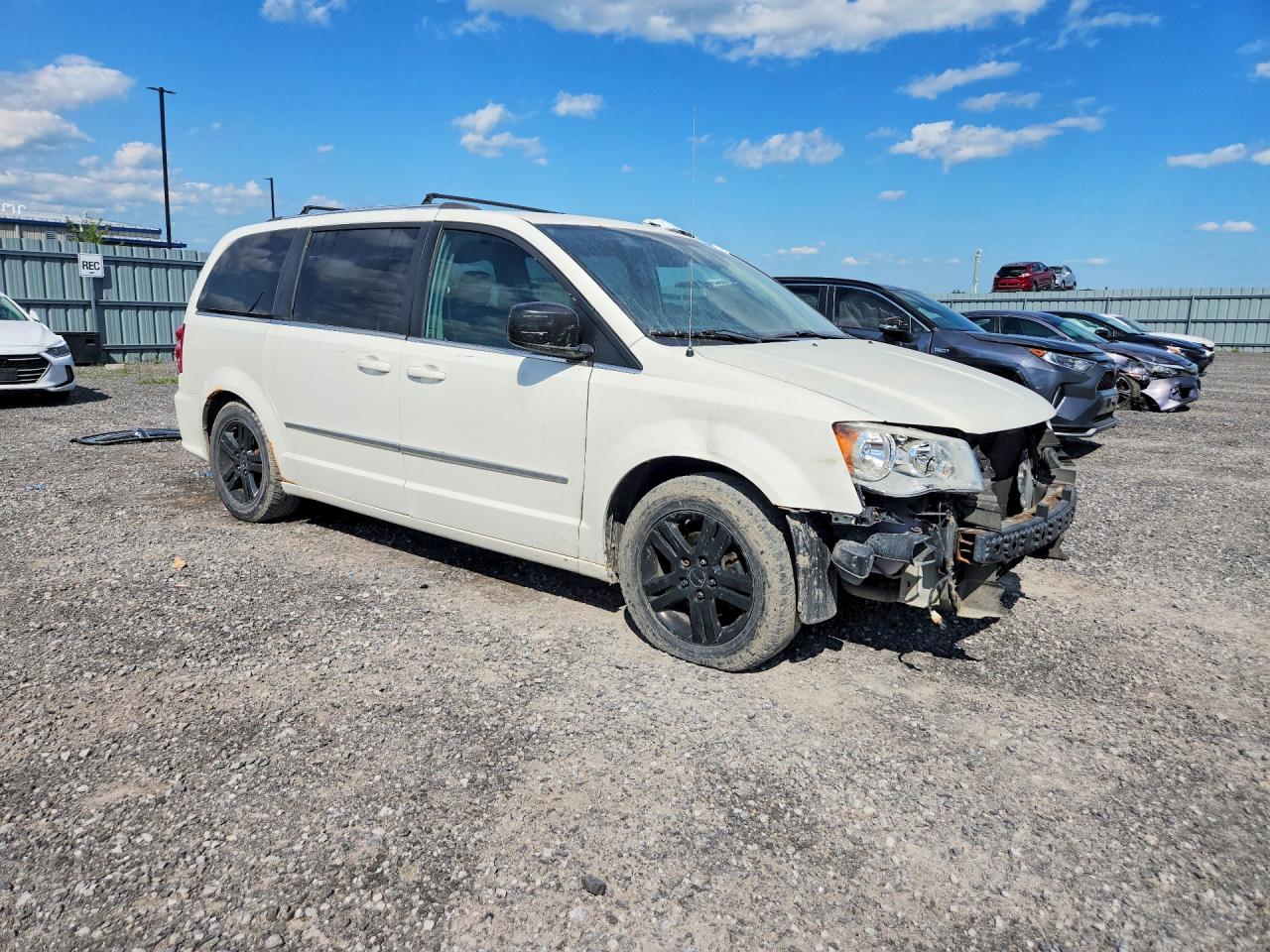 2011 Dodge Grand Caravan Crew White vin: 2D4RN5DG5BR744413