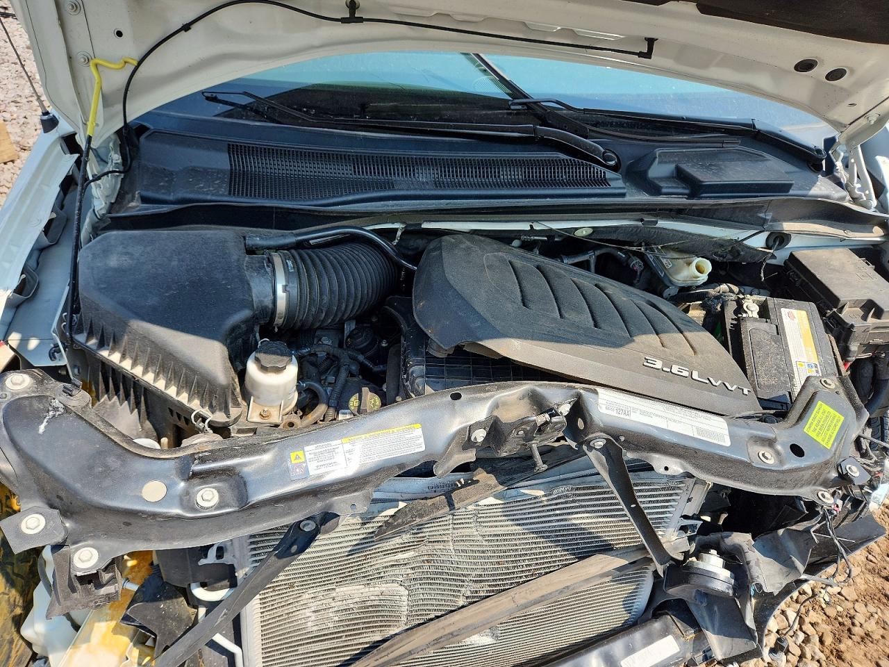 2011 Dodge Grand Caravan Crew White vin: 2D4RN5DG6BR643896