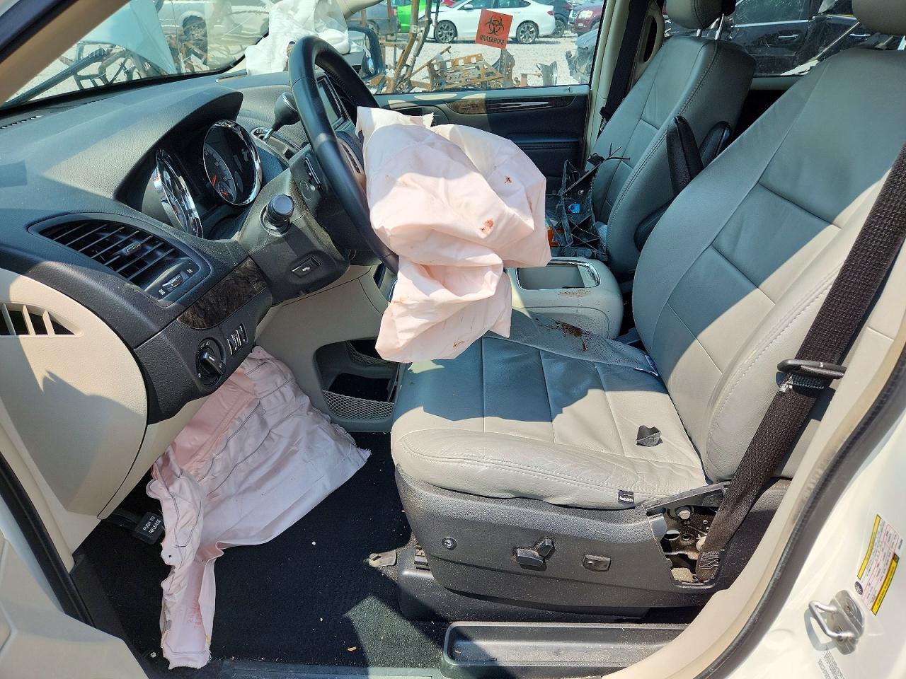 2011 Dodge Grand Caravan Crew White vin: 2D4RN5DG6BR643896