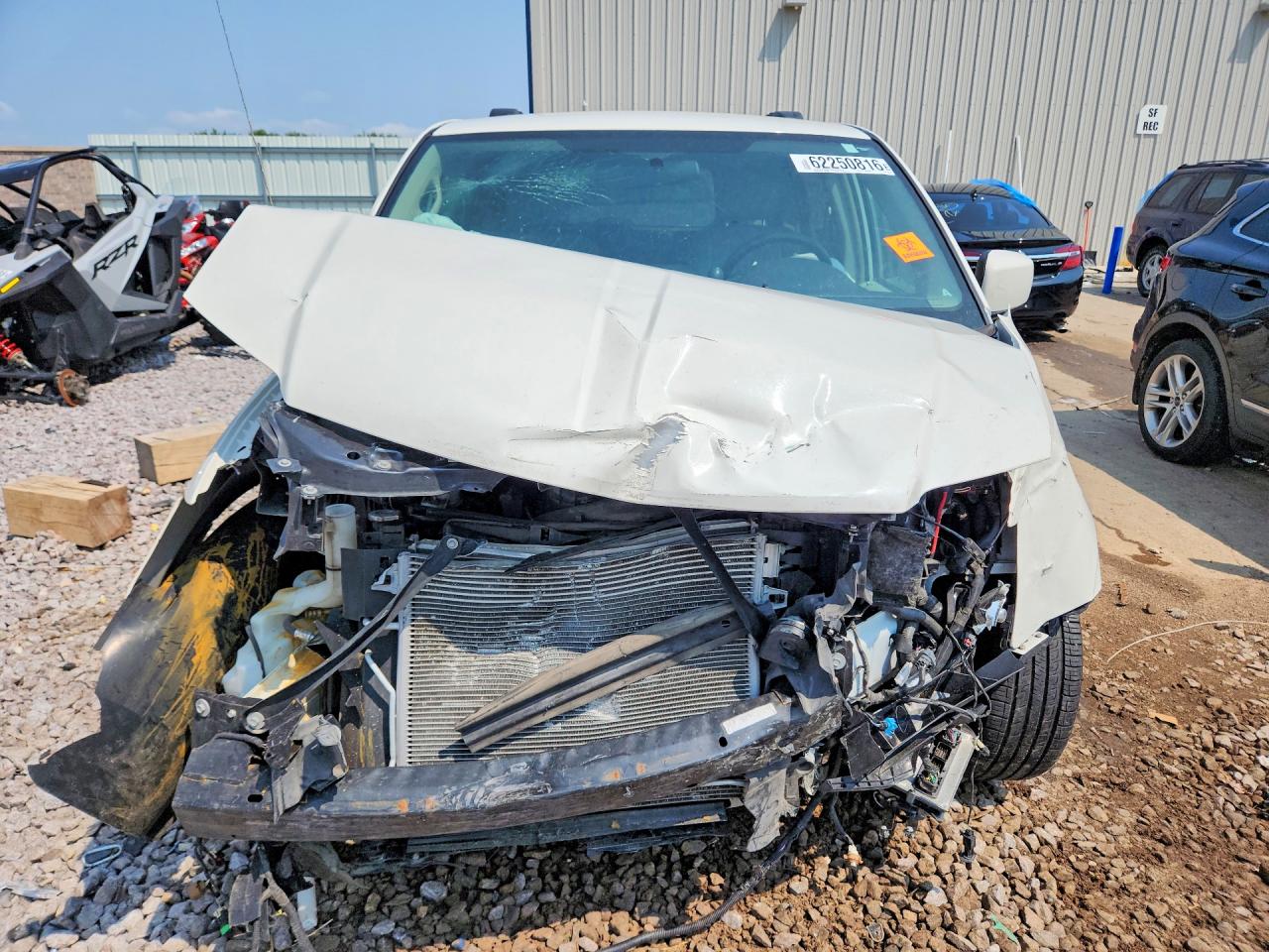2011 Dodge Grand Caravan Crew White vin: 2D4RN5DG6BR643896