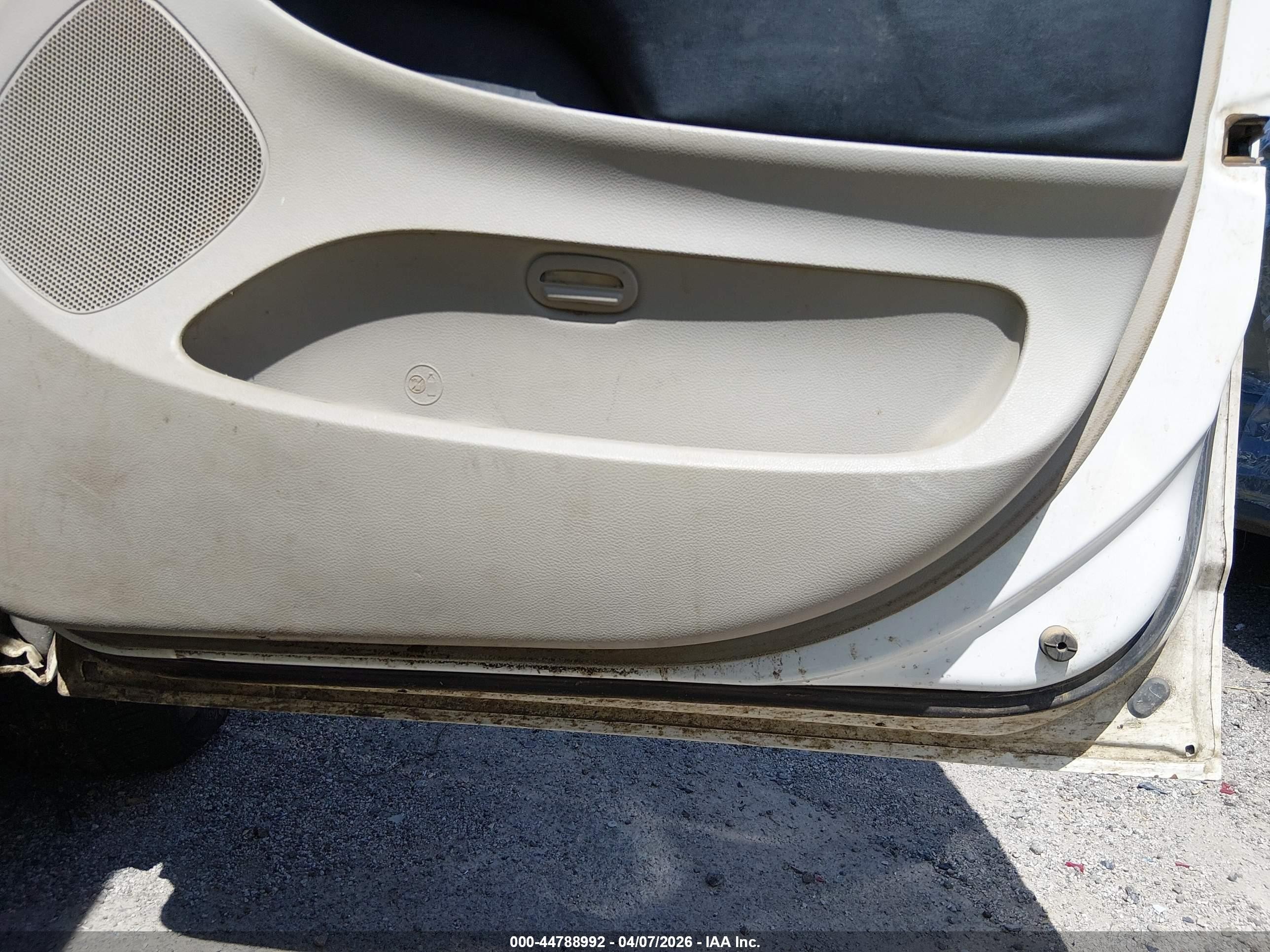 2011 Dodge Grand Caravan Crew White vin: 2D4RN5DG6BR656986
