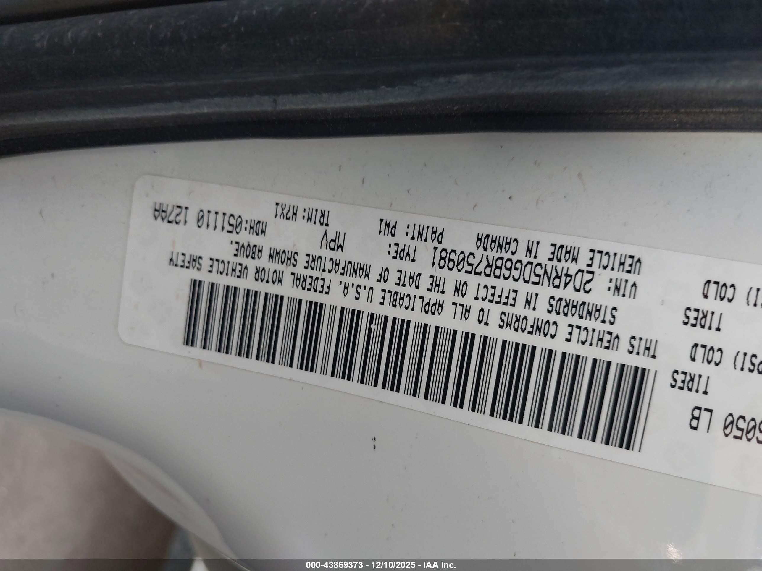 2011 Dodge Grand Caravan Crew White vin: 2D4RN5DG6BR750981