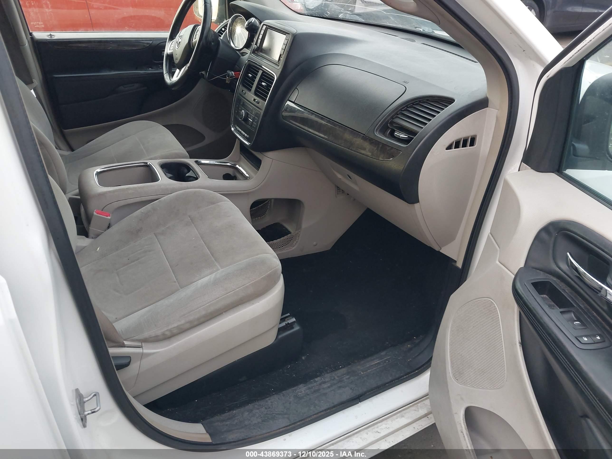 2011 Dodge Grand Caravan Crew White vin: 2D4RN5DG6BR750981