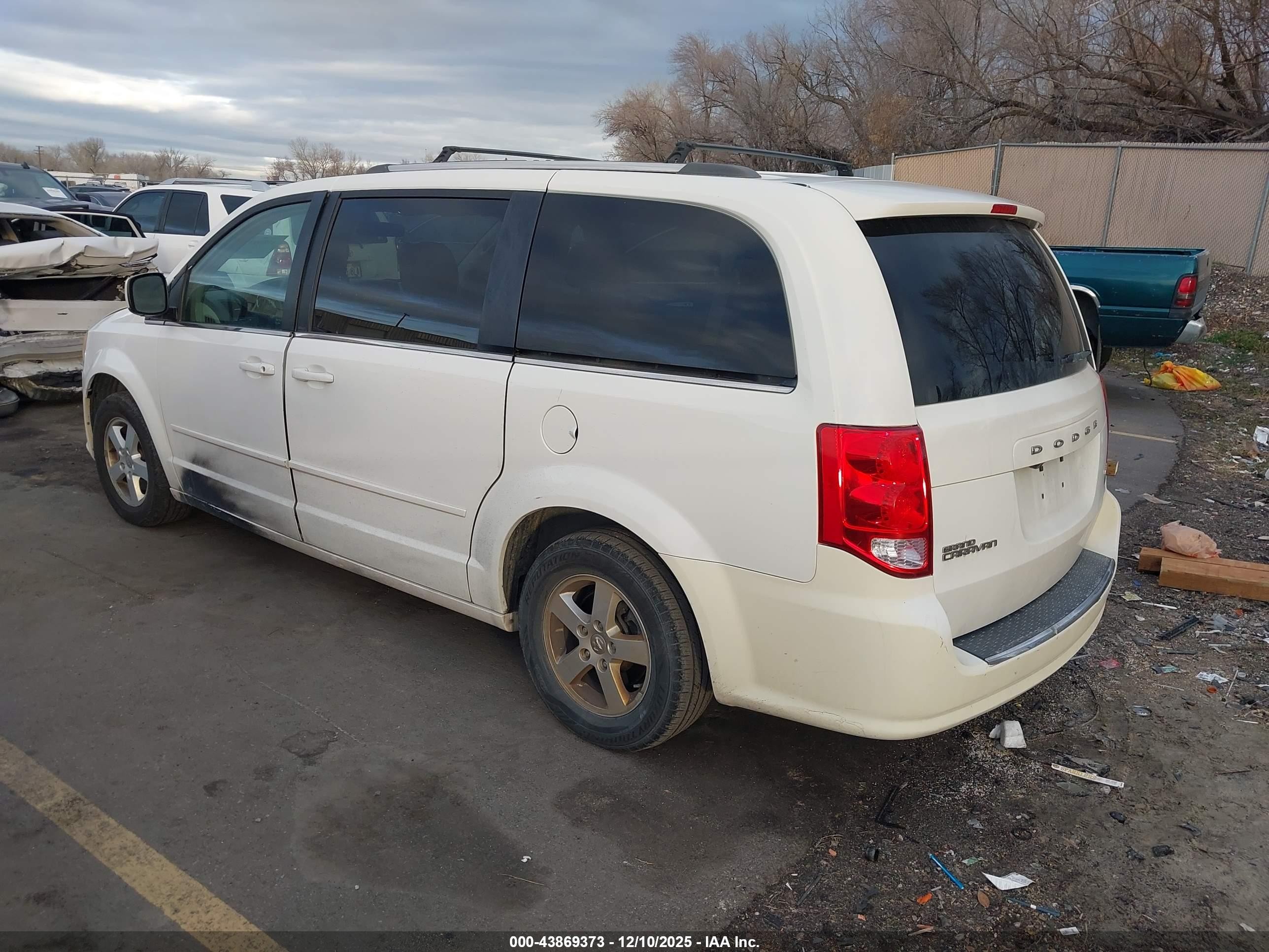 2011 Dodge Grand Caravan Crew White vin: 2D4RN5DG6BR750981
