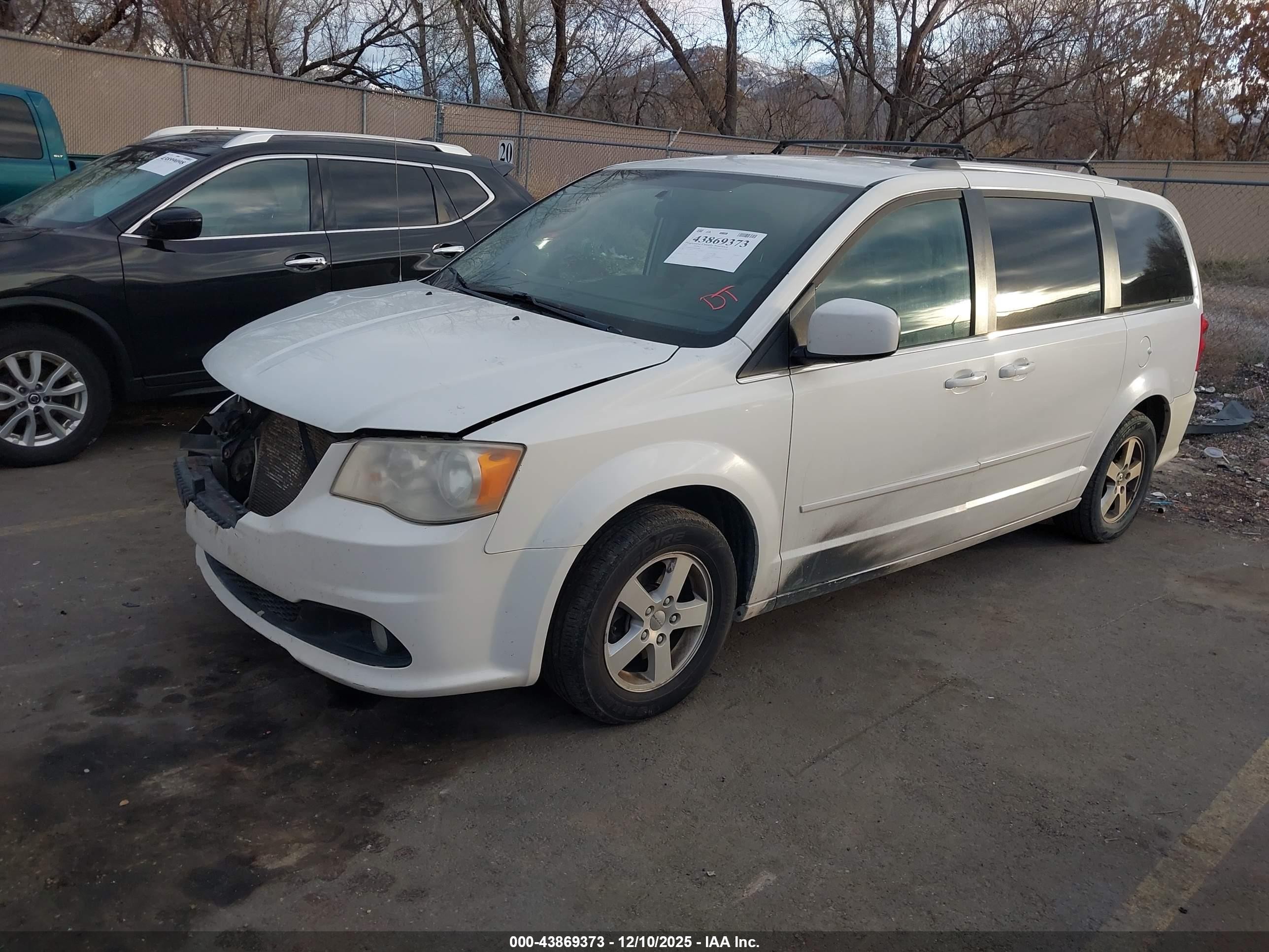 2011 Dodge Grand Caravan Crew White vin: 2D4RN5DG6BR750981
