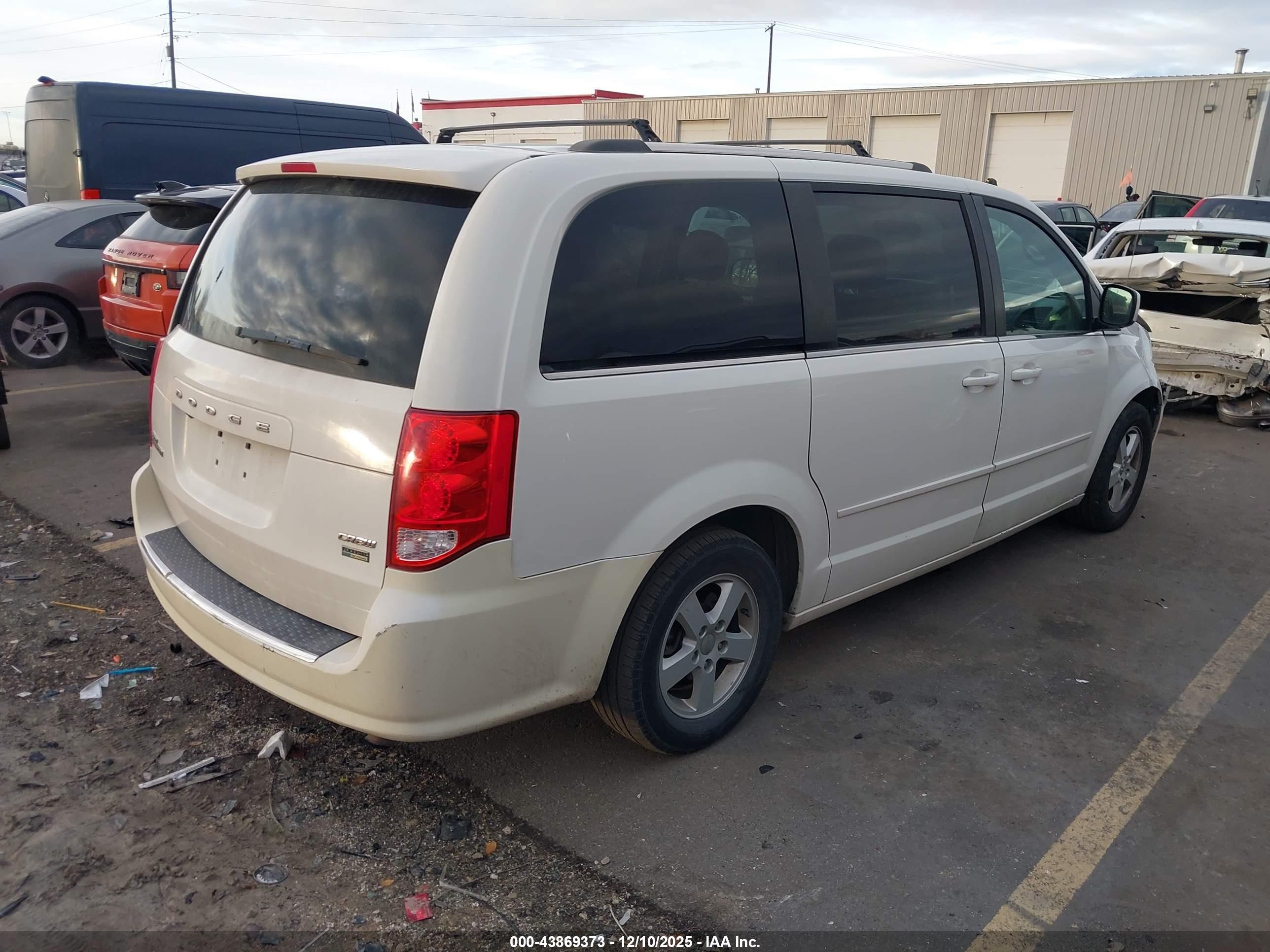 2011 Dodge Grand Caravan Crew White vin: 2D4RN5DG6BR750981