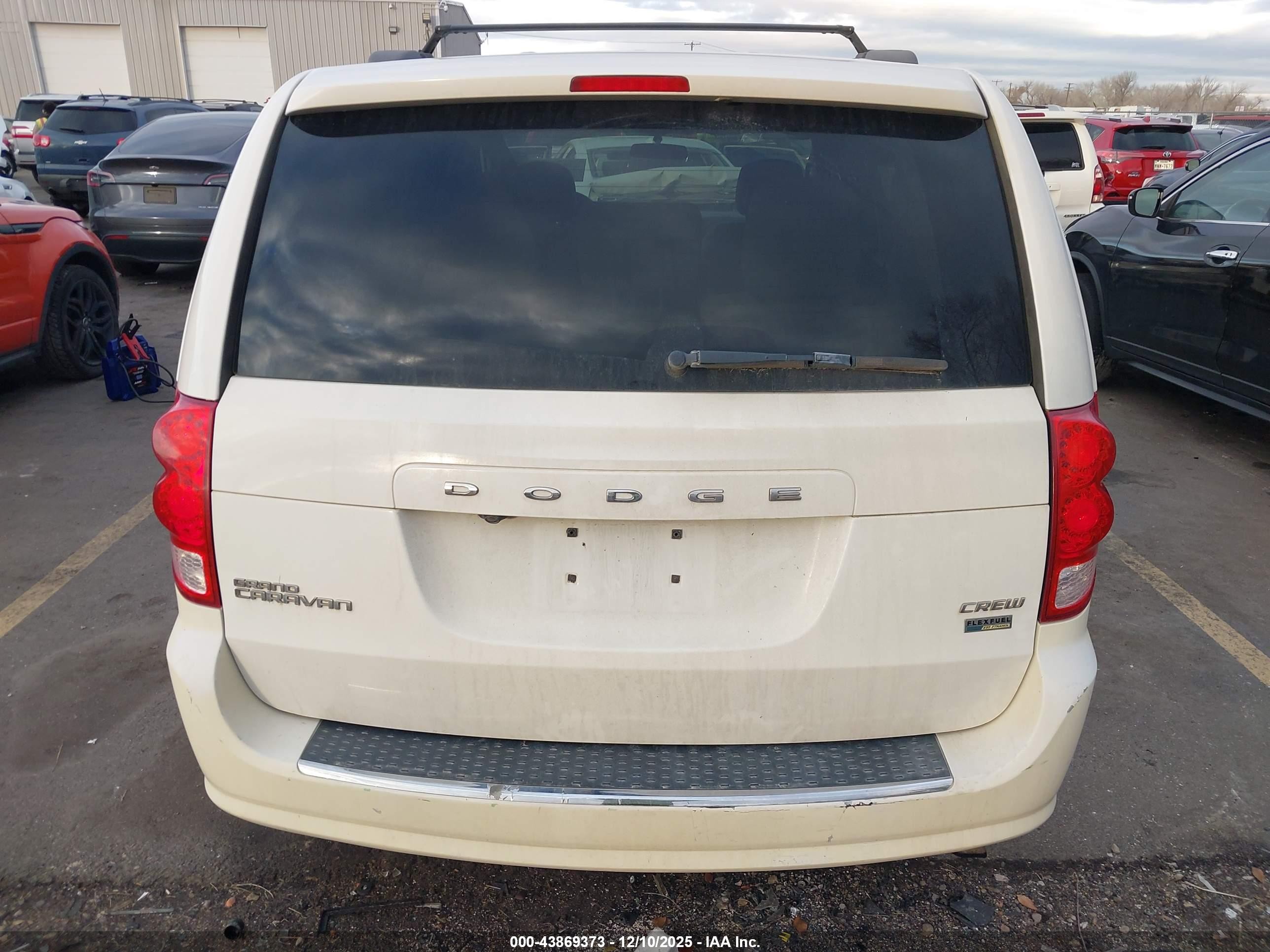 2011 Dodge Grand Caravan Crew White vin: 2D4RN5DG6BR750981