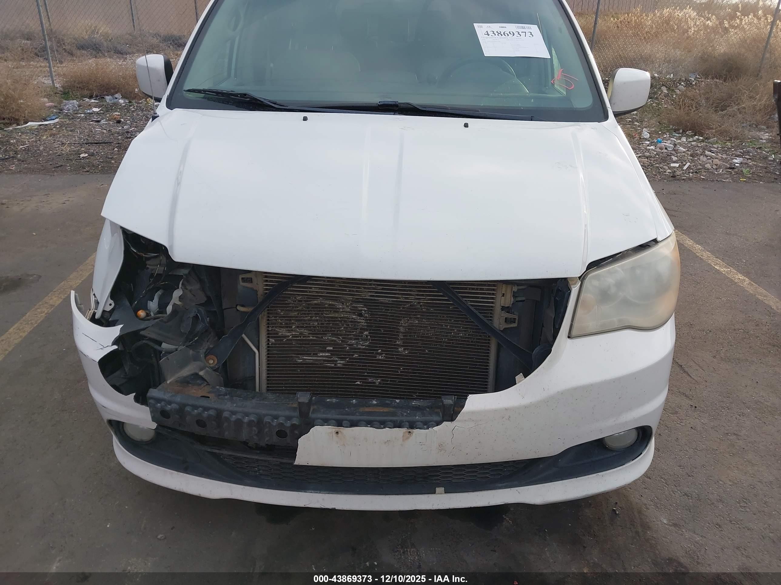 2011 Dodge Grand Caravan Crew White vin: 2D4RN5DG6BR750981