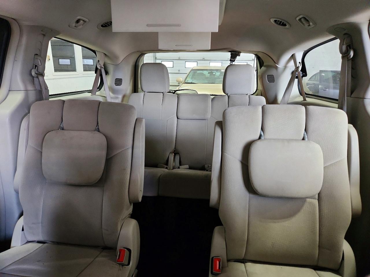 2011 Dodge Cara Grand Gray vin: 2D4RN5DG6BR754867