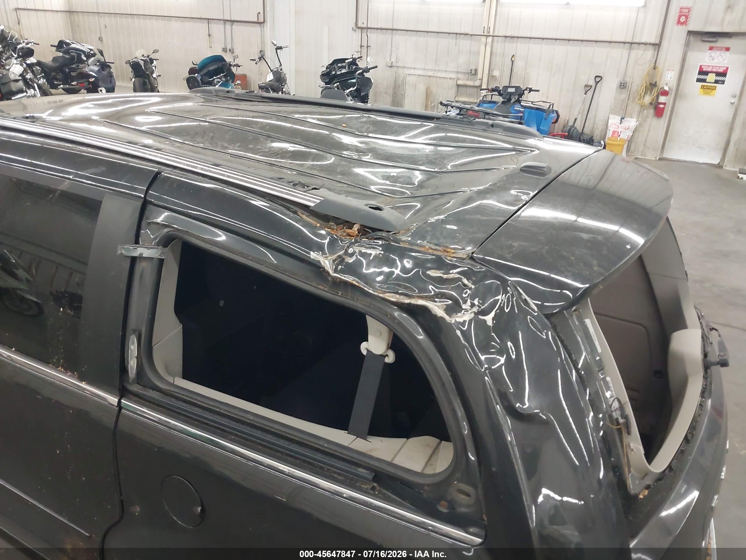 2011 Dodge Grand Caravan Crew Black vin: 2D4RN5DG6BR756330