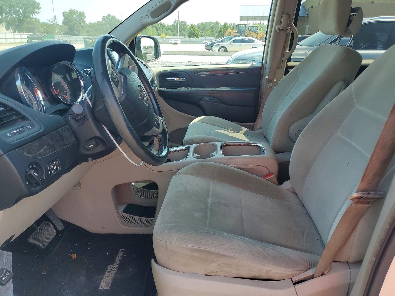 2011 Dodge Grand Caravan Crew White vin: 2D4RN5DG7BR672663