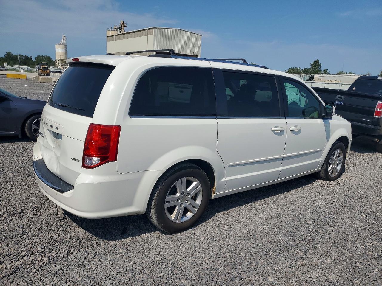 2011 Dodge Grand Caravan Crew White vin: 2D4RN5DG7BR672663
