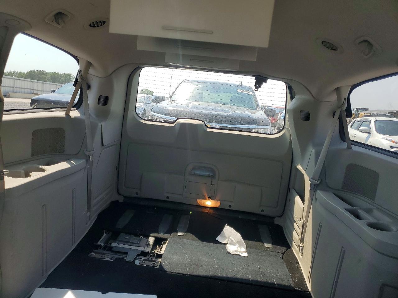 2011 Dodge Grand Caravan Crew White vin: 2D4RN5DG7BR672663