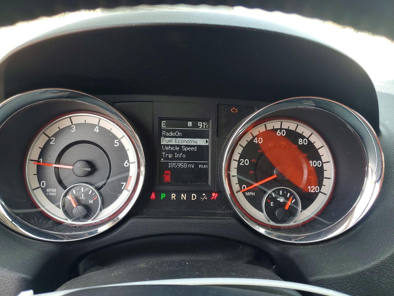2011 Dodge Grand Caravan Crew White vin: 2D4RN5DG7BR672663