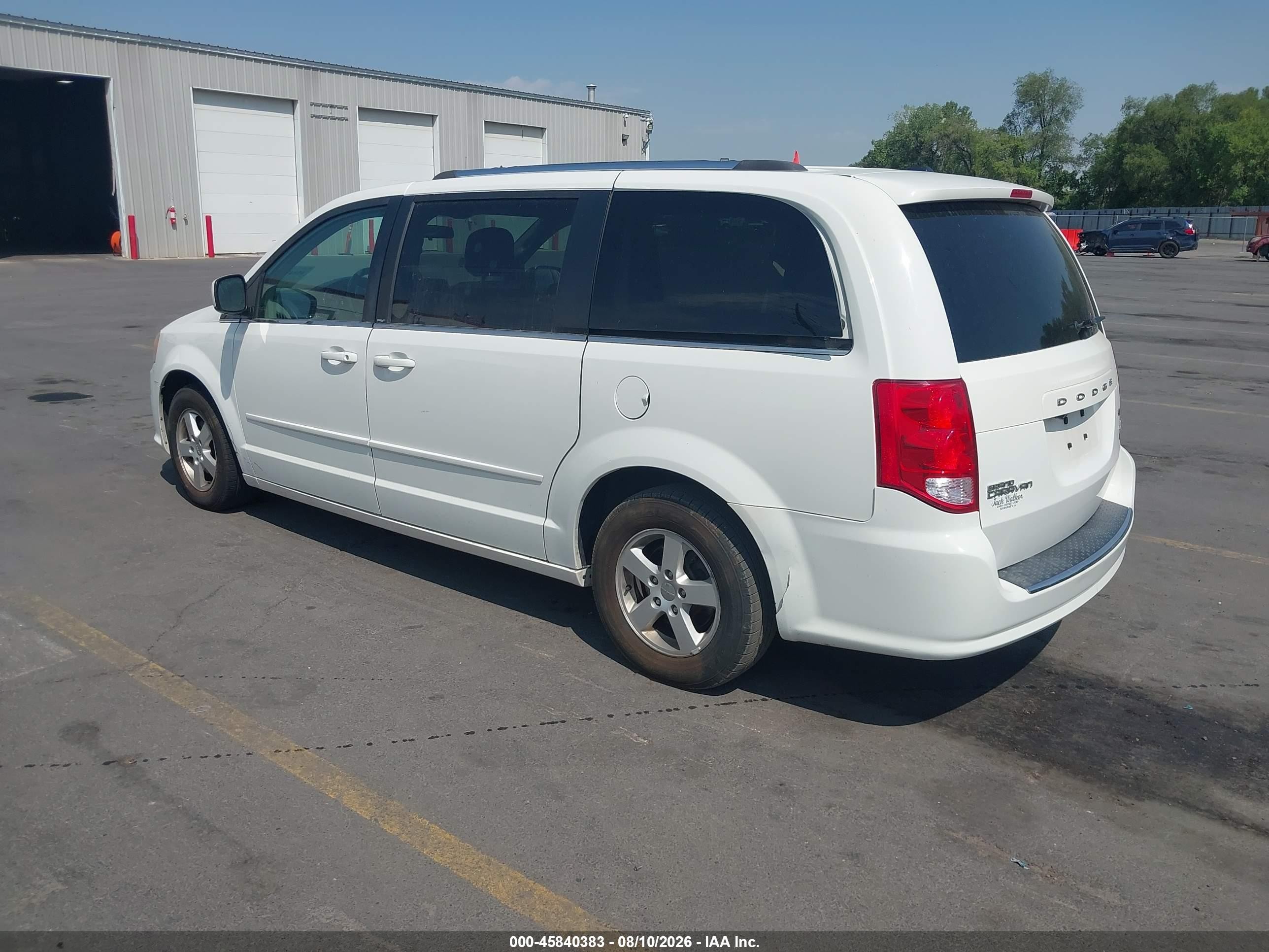 2011 Dodge Grand Caravan Crew White vin: 2D4RN5DG8BR680450