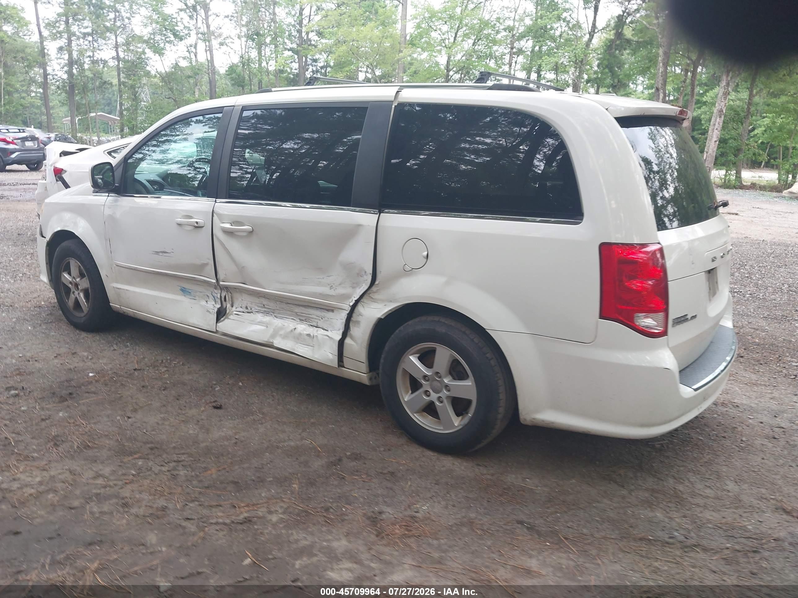 2011 Dodge Grand Caravan Crew White vin: 2D4RN5DG9BR718879