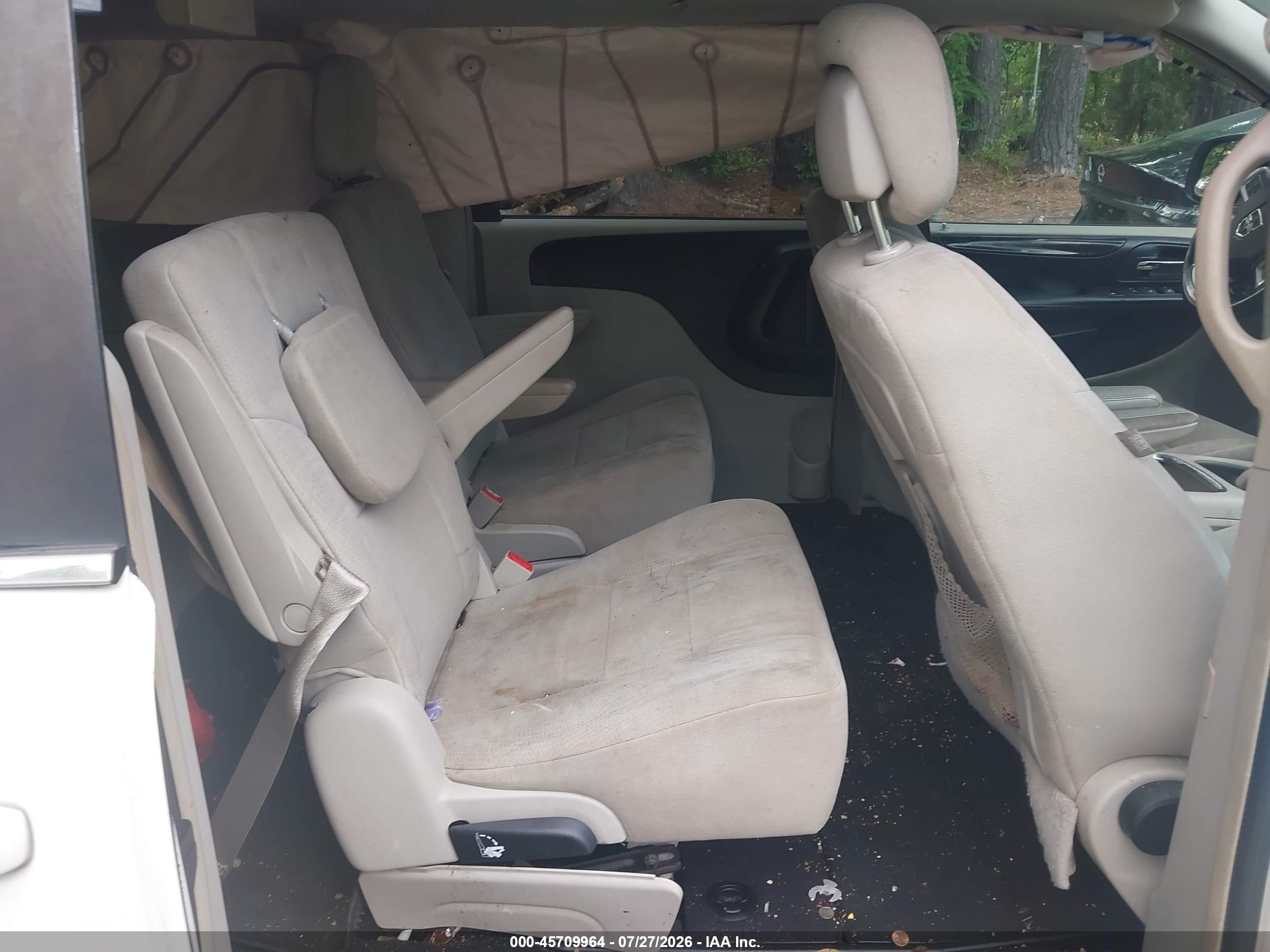 2011 Dodge Grand Caravan Crew White vin: 2D4RN5DG9BR718879