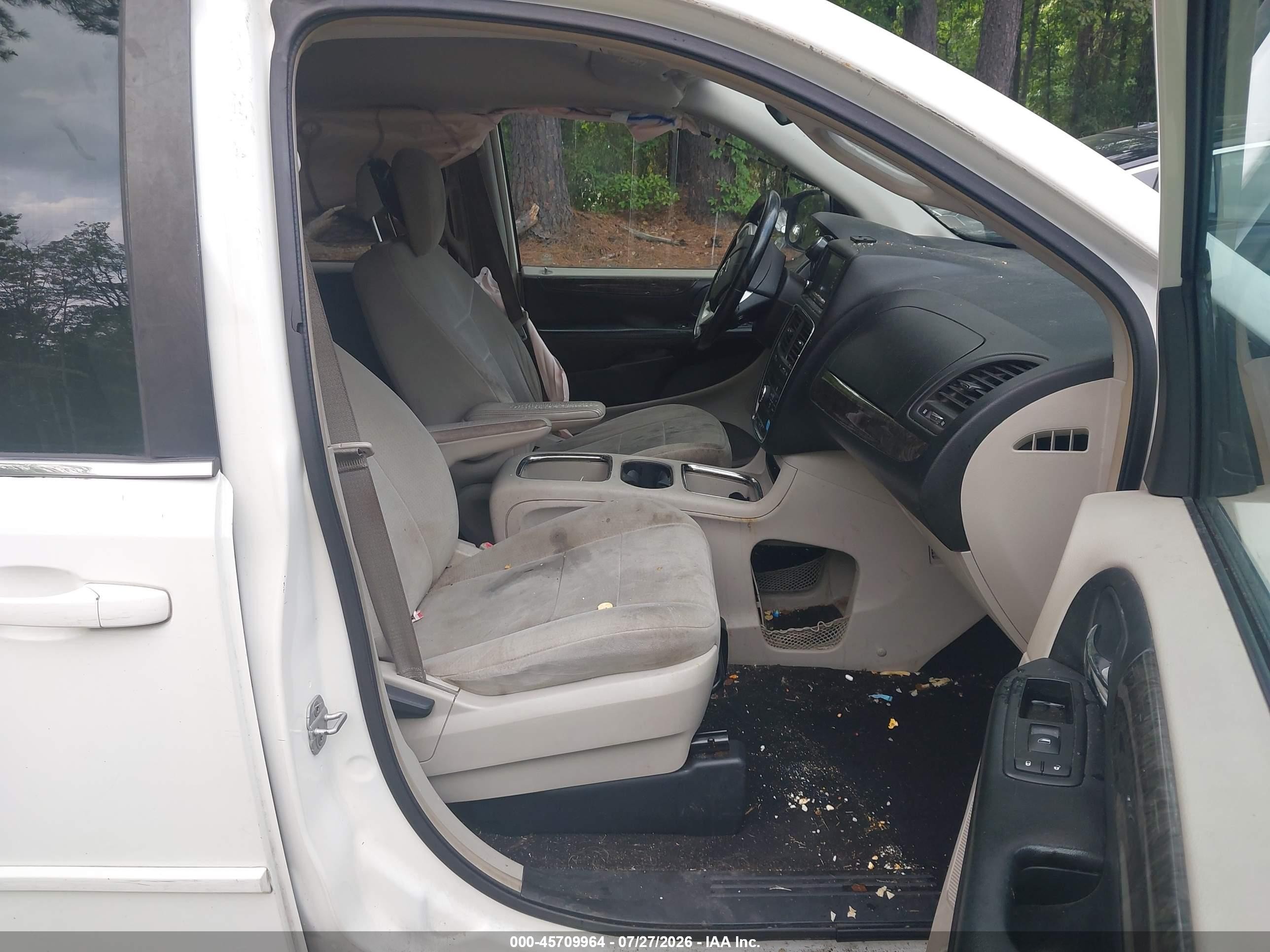 2011 Dodge Grand Caravan Crew White vin: 2D4RN5DG9BR718879