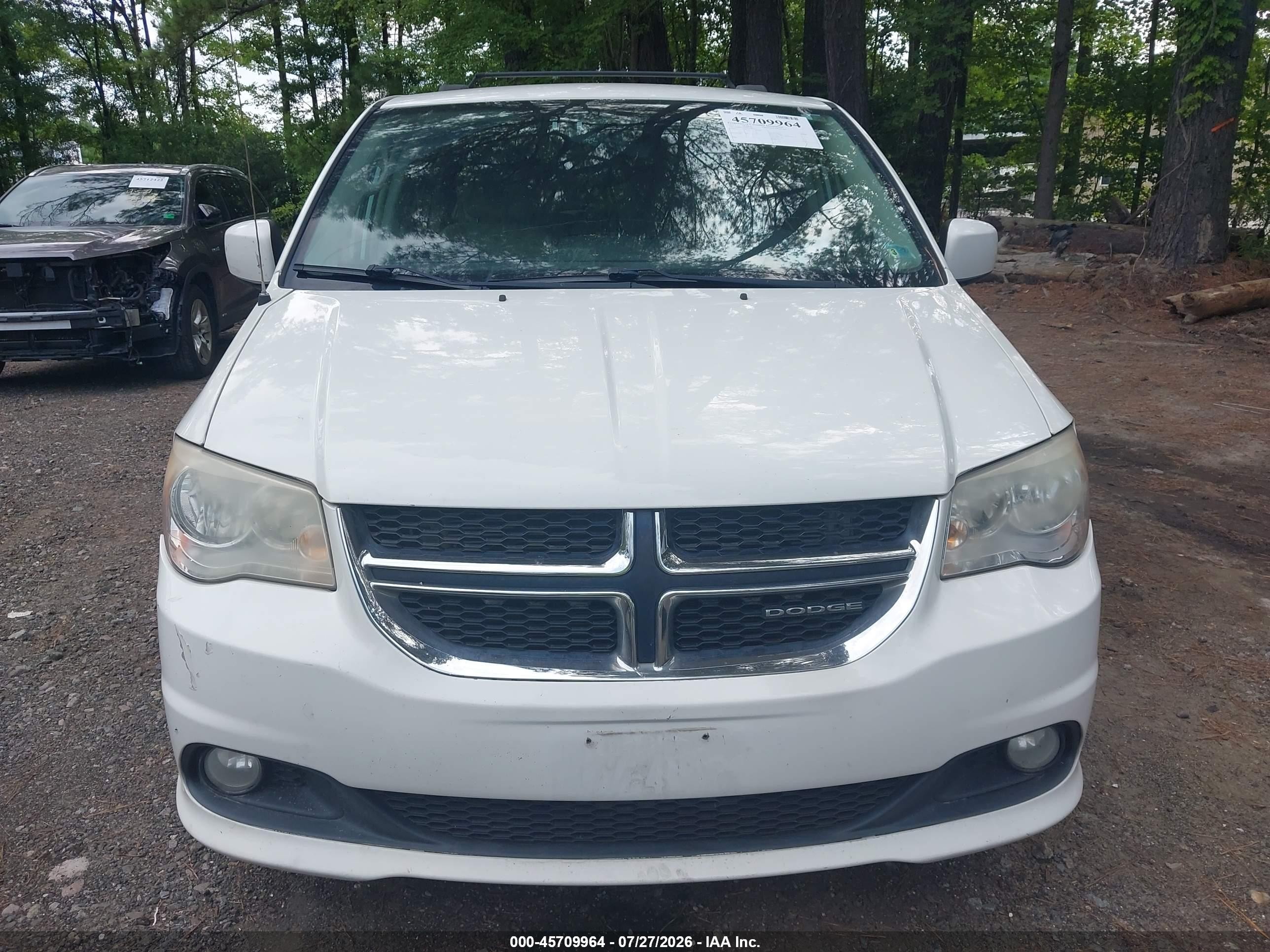 2011 Dodge Grand Caravan Crew White vin: 2D4RN5DG9BR718879