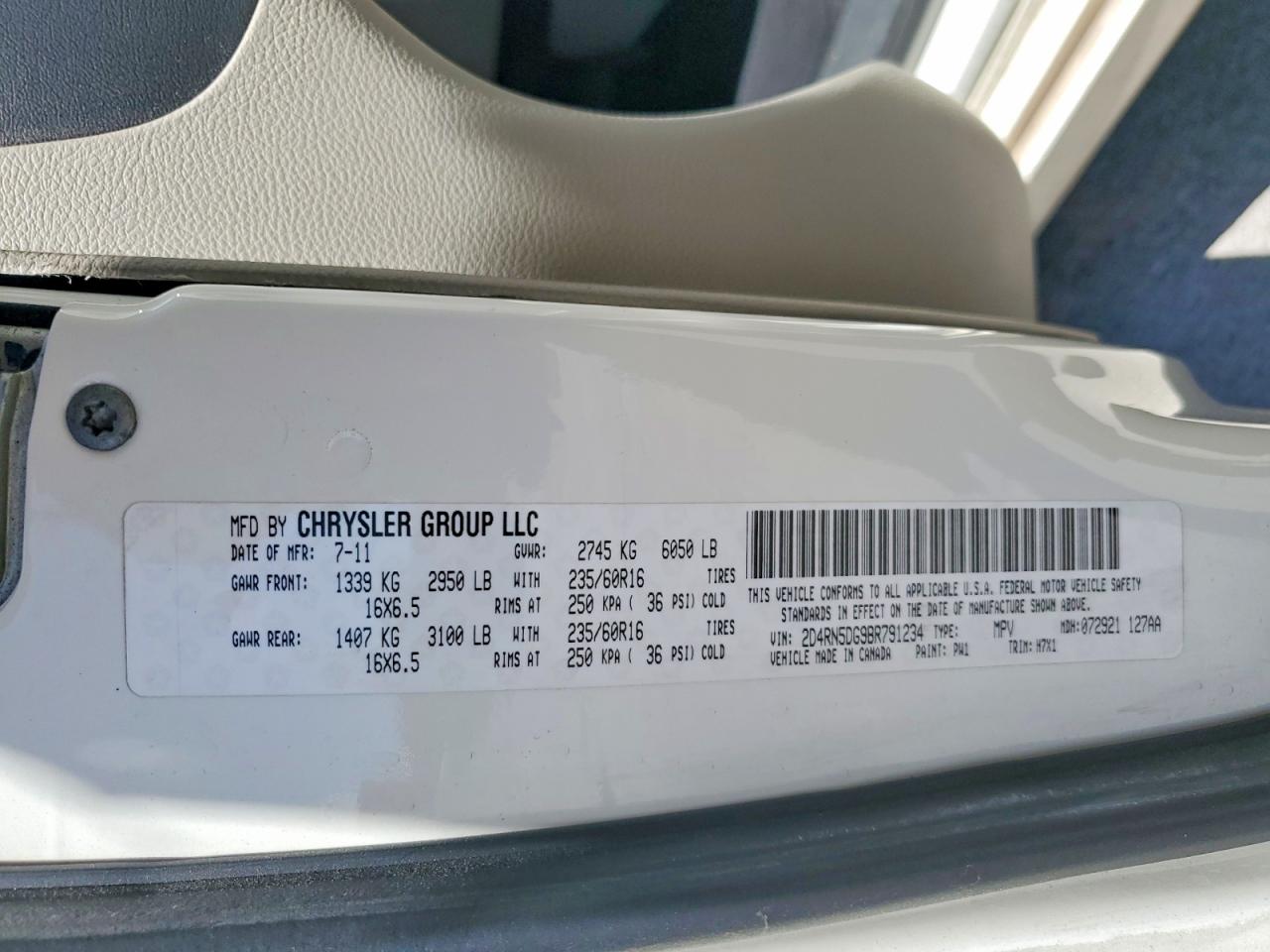 2011 Dodge Grand Caravan Crew White vin: 2D4RN5DG9BR791234